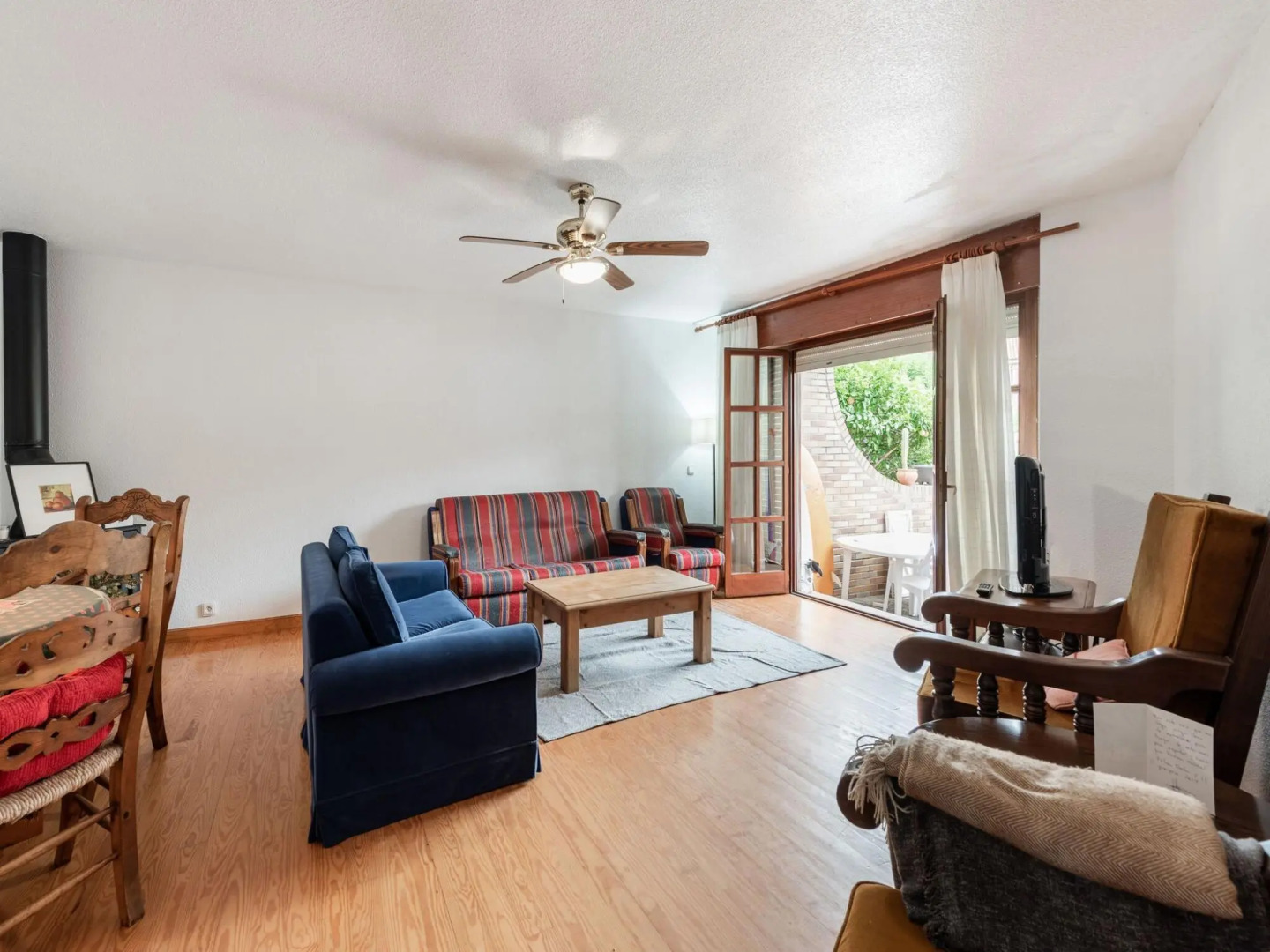 Lovely Holiday Home in Loredo a Stonethrow From the Beach & Communal Pool