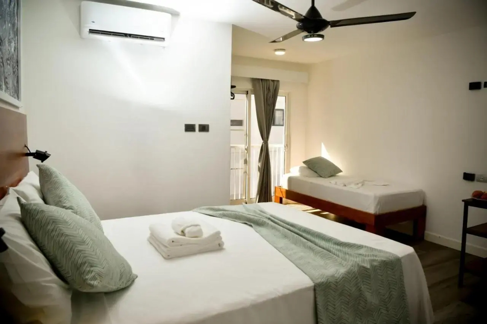 Yara Beach Apartahotel