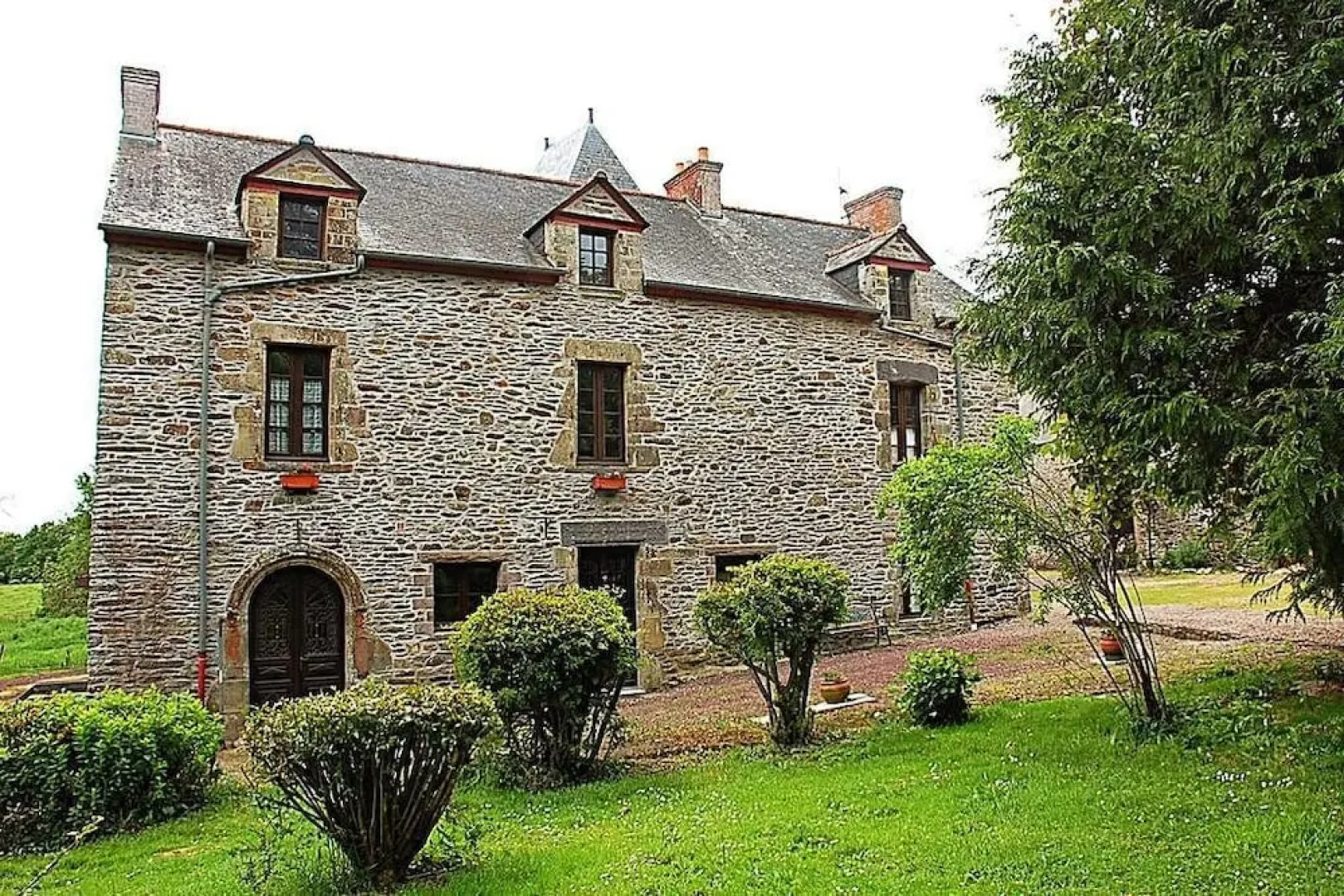 The Storyteller Apartment-Chateau Le Mur
