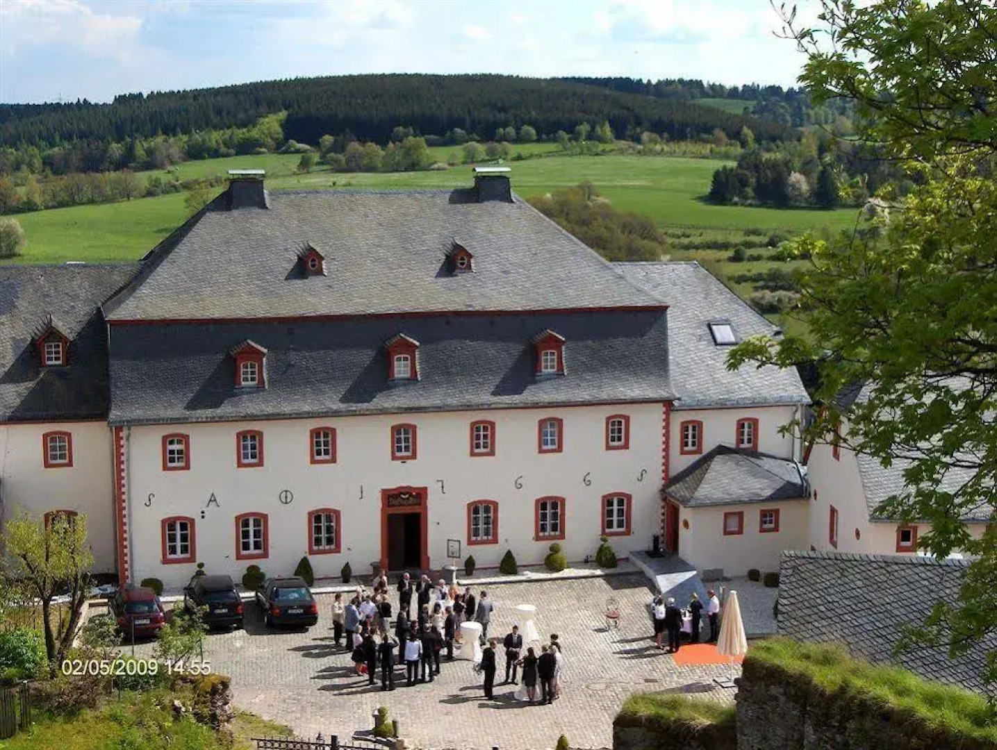Schlosshotel Burghaus Kronenburg
