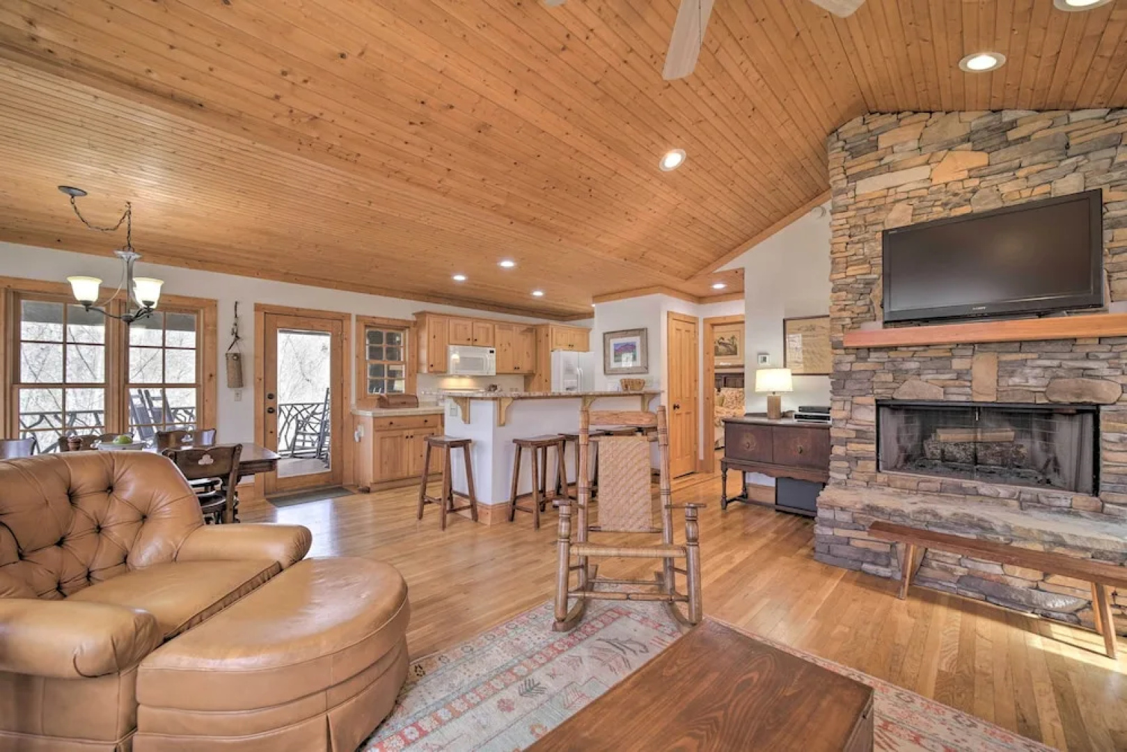 Woodsy Smoky Mtn Hideaway w/ Grill & Views!