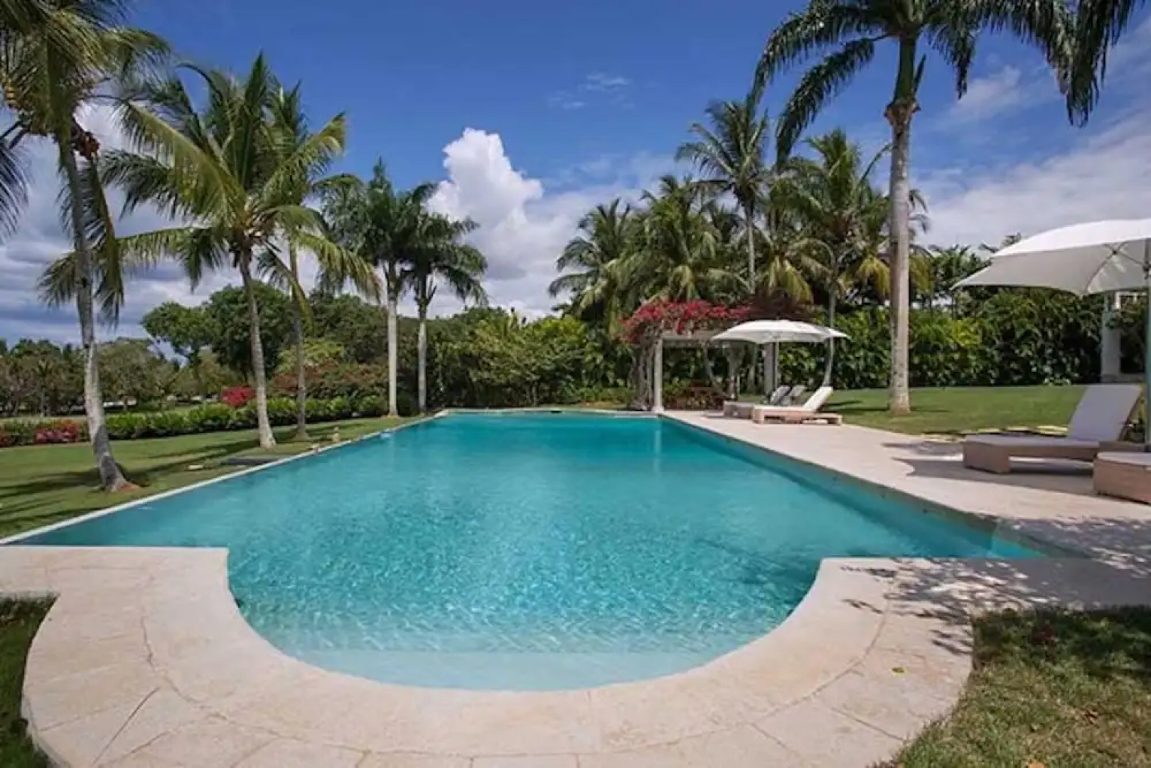 Casa B Institutional