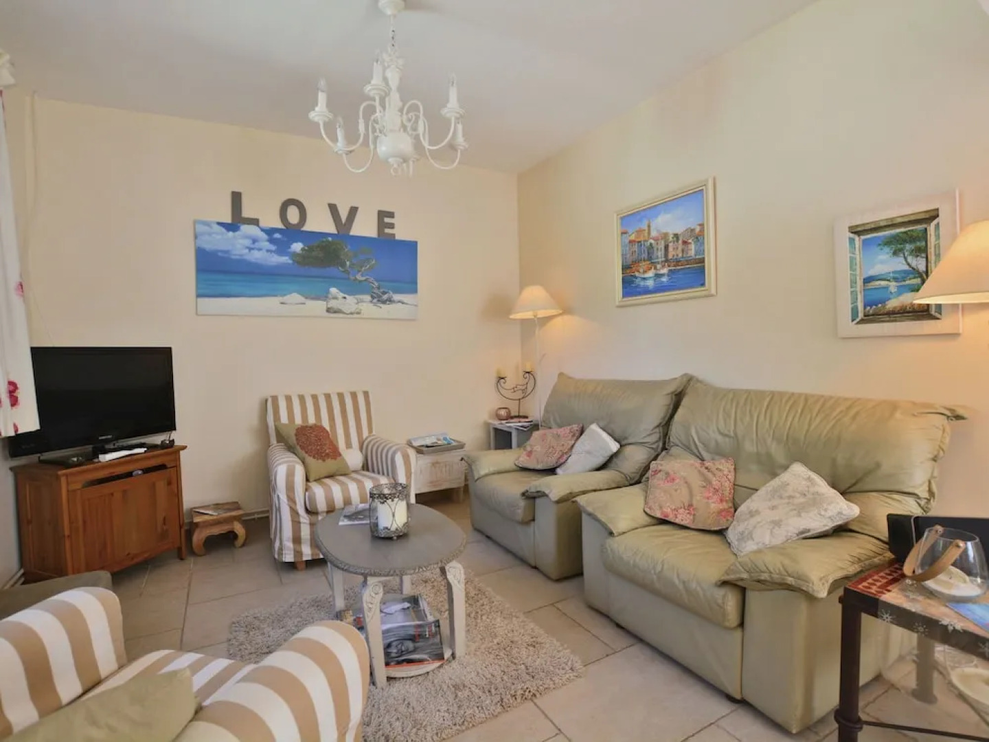 Modern Villa in Gareoult with Private Pool