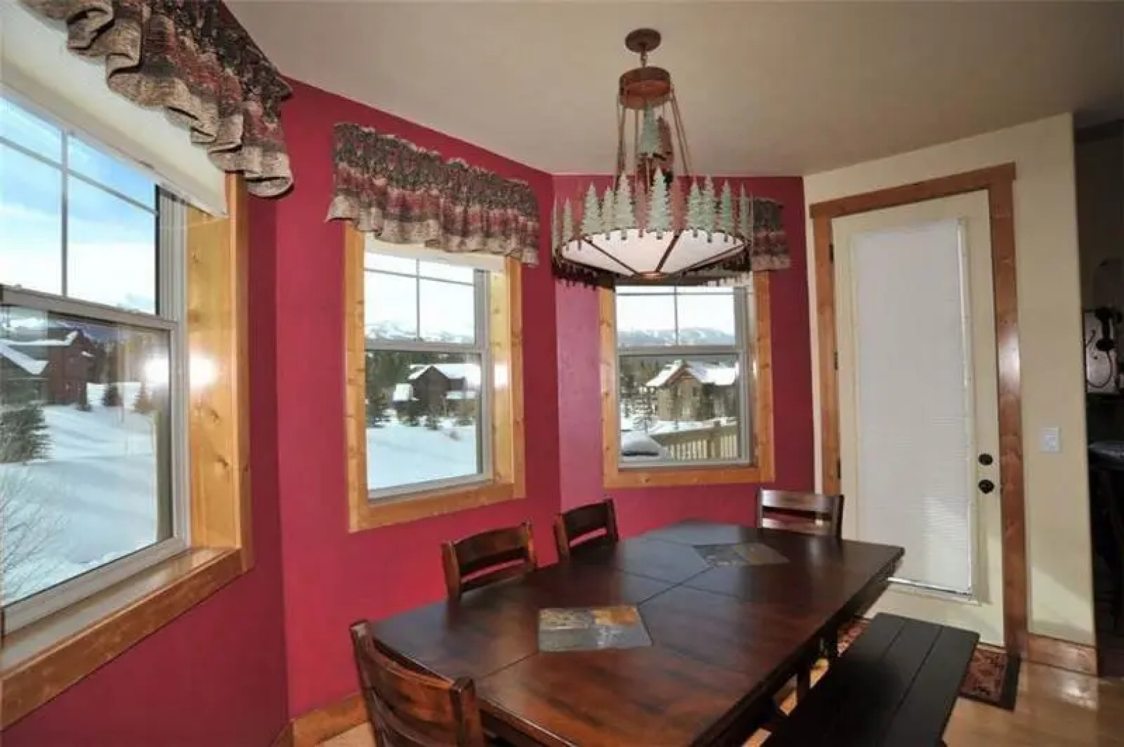 120 Rachel Lane Private Home with Hot Tub