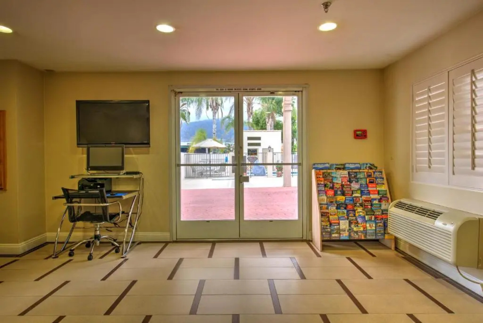 Burbank Inn and Suites