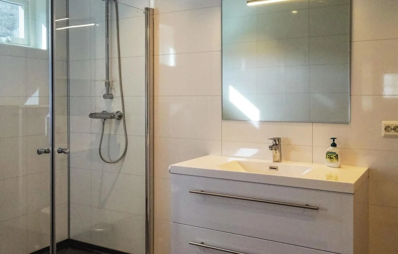 Stunning Home in Dirdal With 4 Bedrooms and Wifi