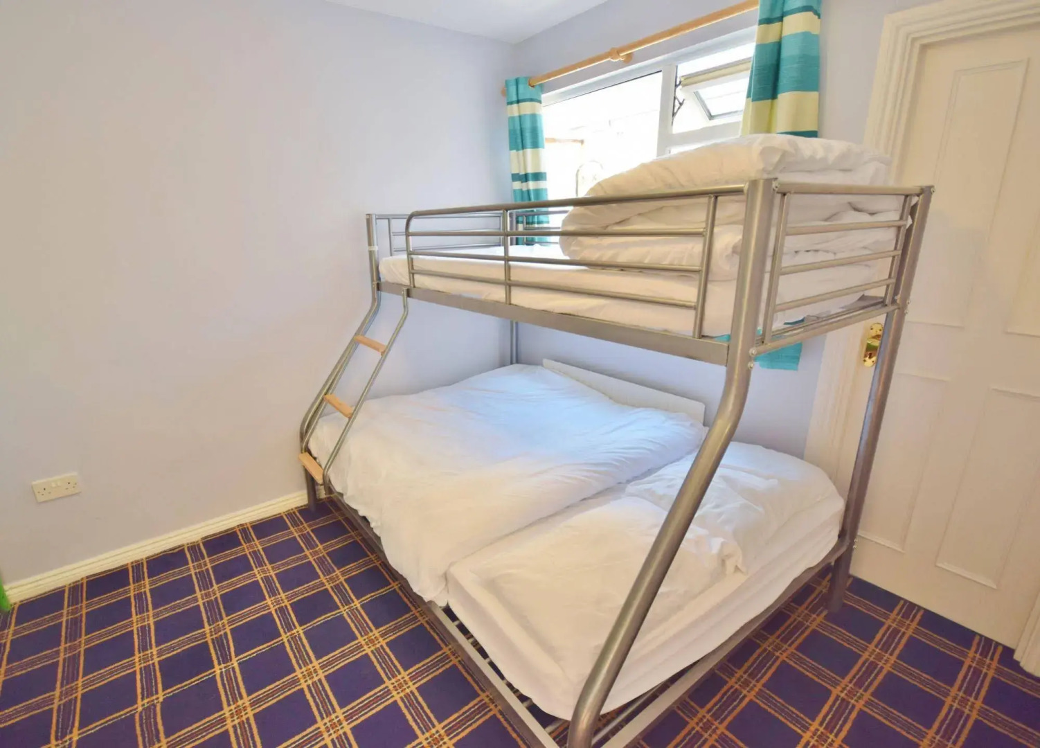 Ocean Bar and Hostel