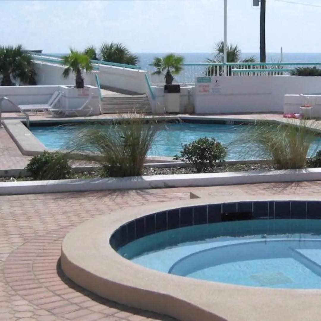 Surfside Beach Resort by Counts - Oakes Resort Properties