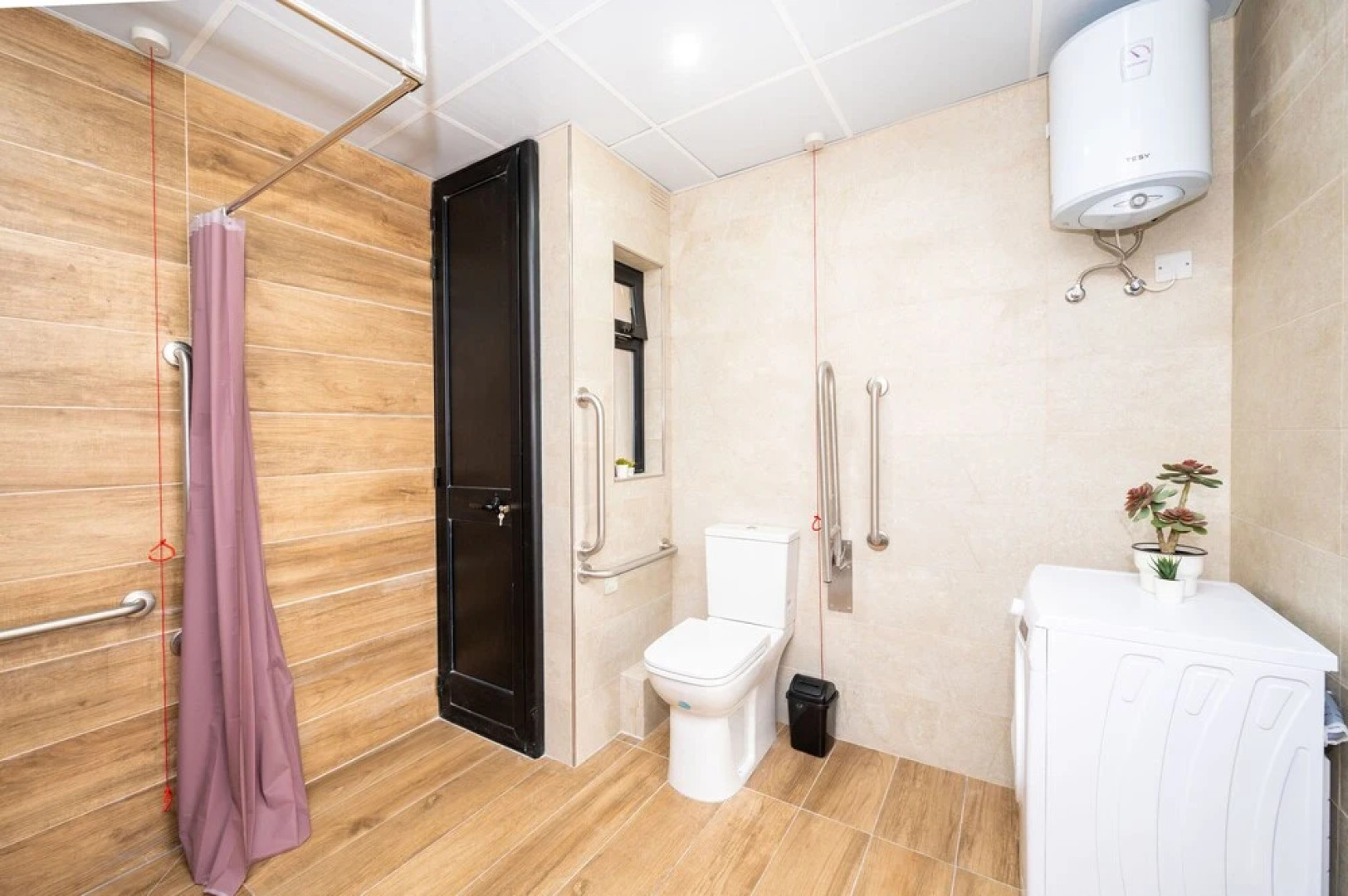 Islet Promenade Studio with Hot Tub and Panoramic Sea Views by GetawaysMalta