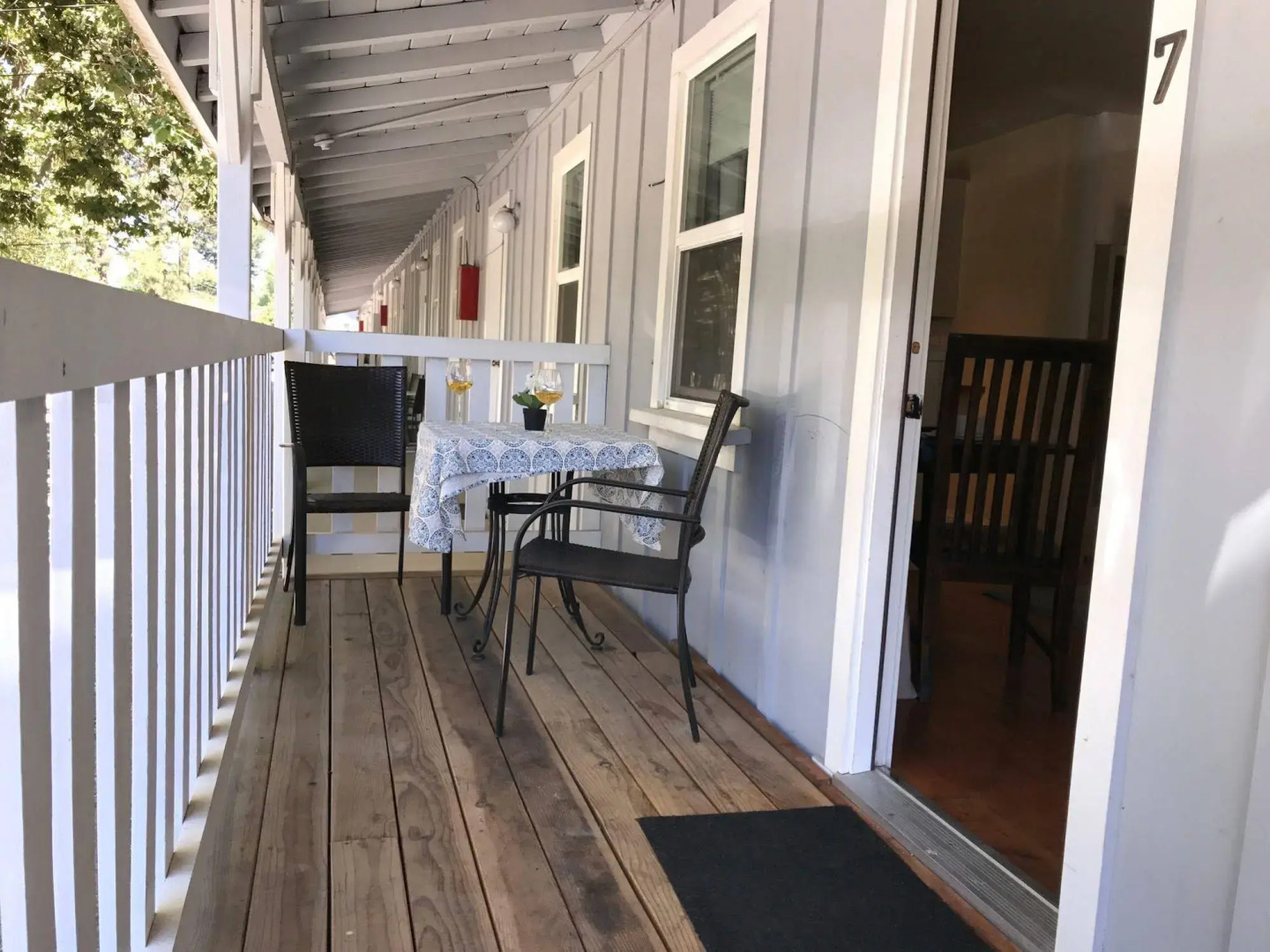 The Pines Inn and Cottages