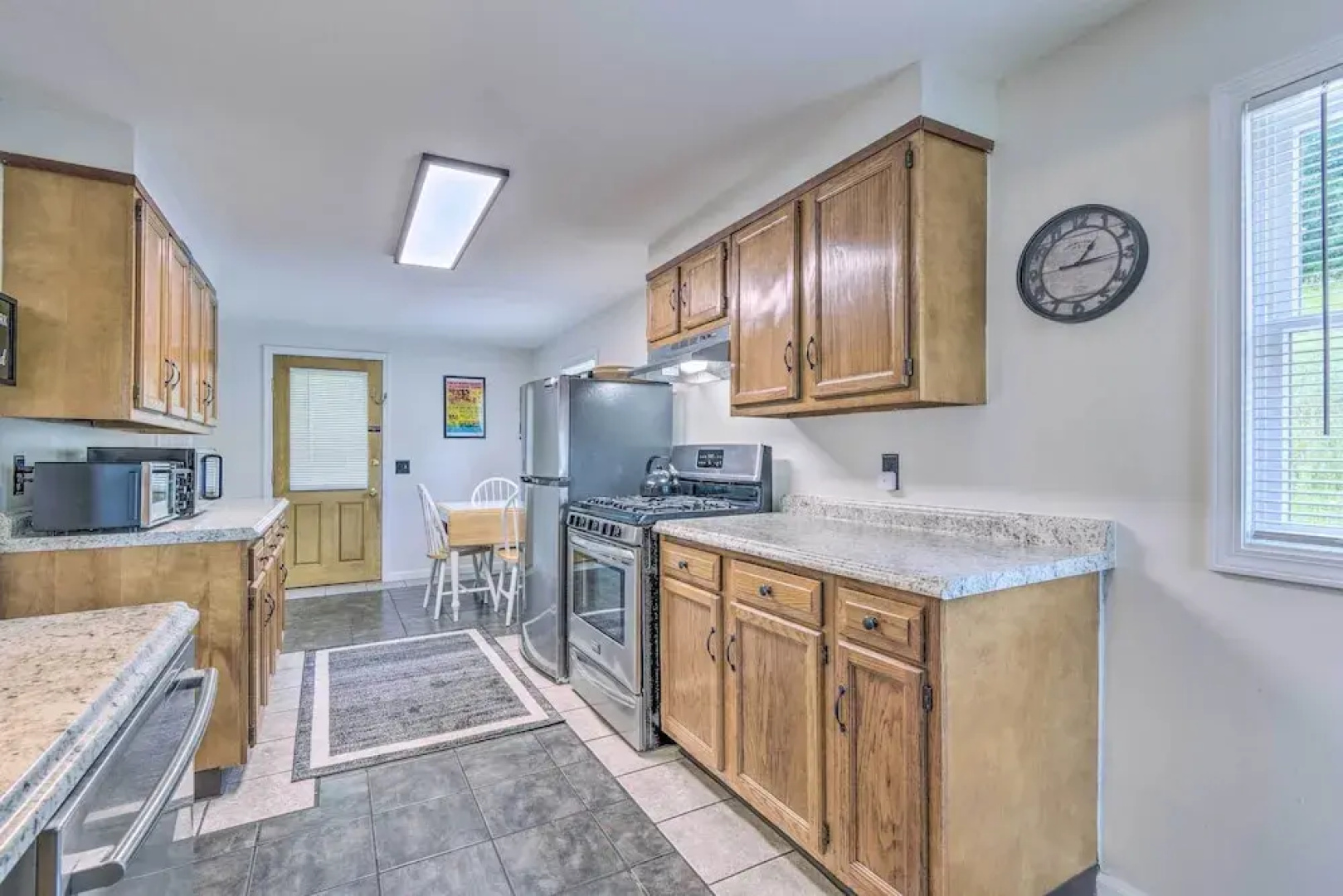 Watkins Glen Lakeview Cottage w/ Waterfall!
