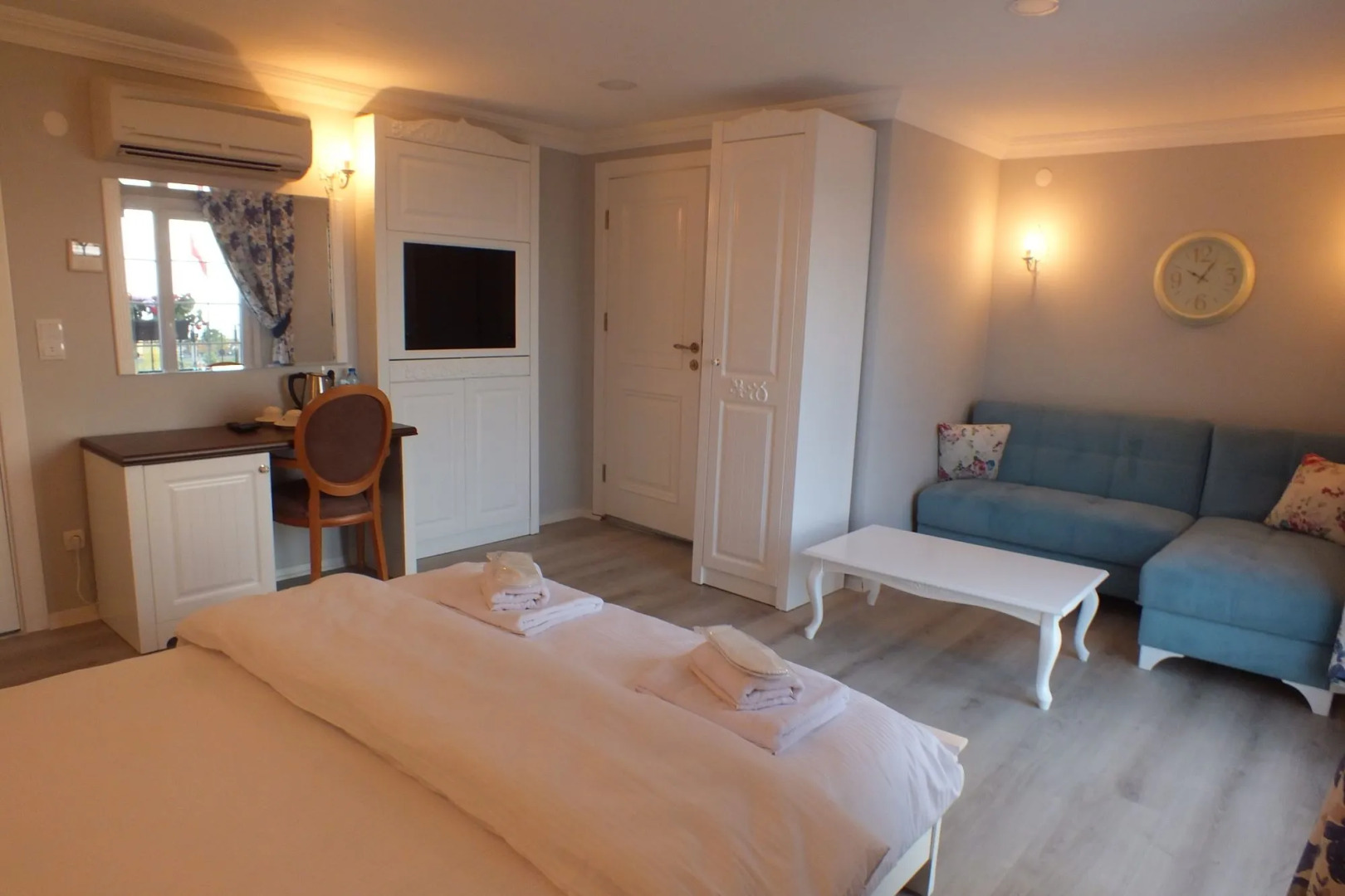 Real King Boutique Hotel