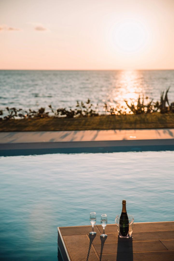 Mirazur Seafront Sunset Villa