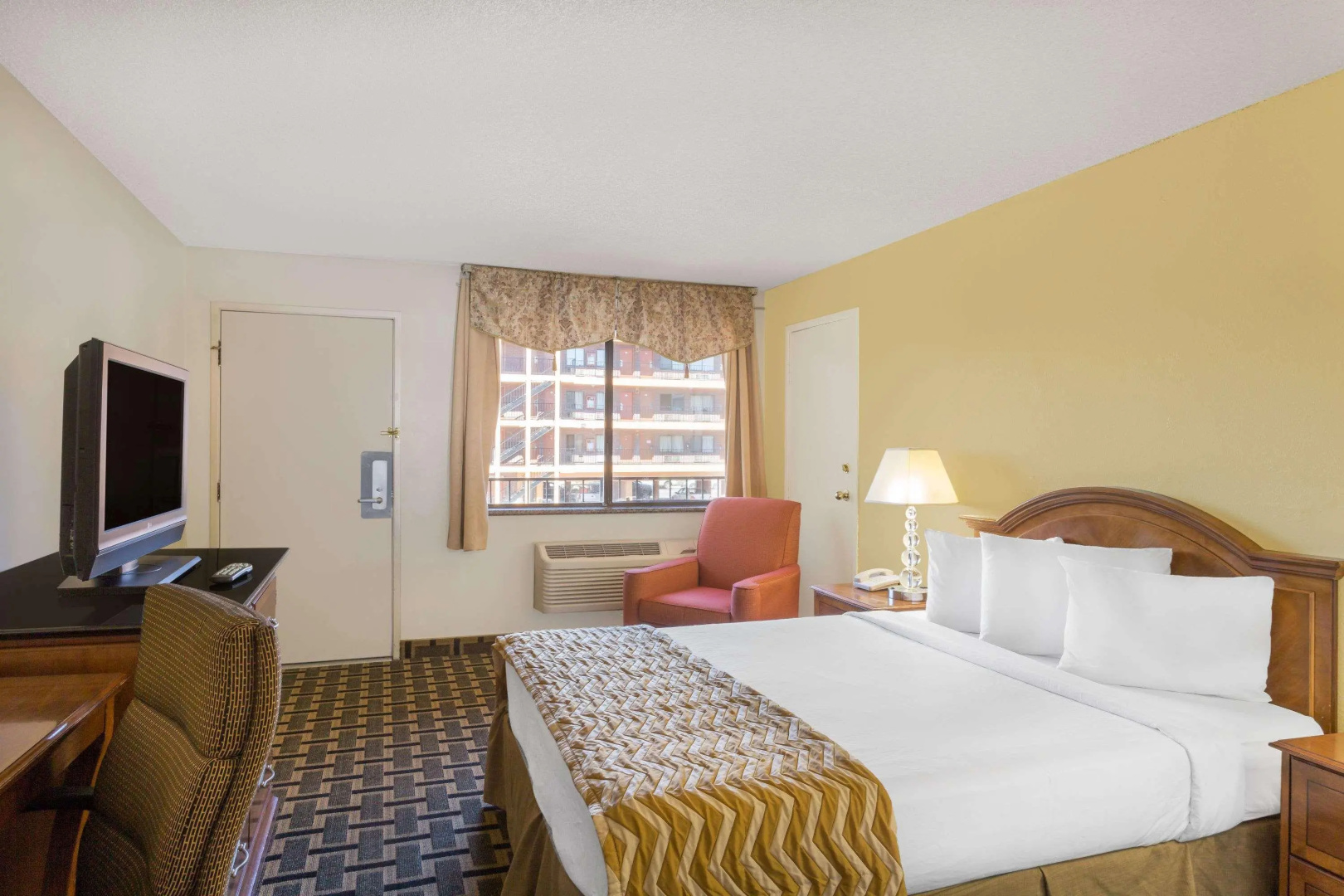 Travelodge by Wyndham Reno Downtown