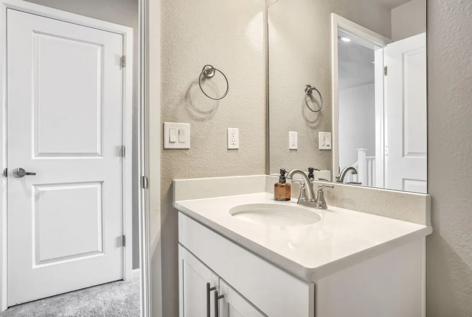 3BD Modern Home Close to Usafa