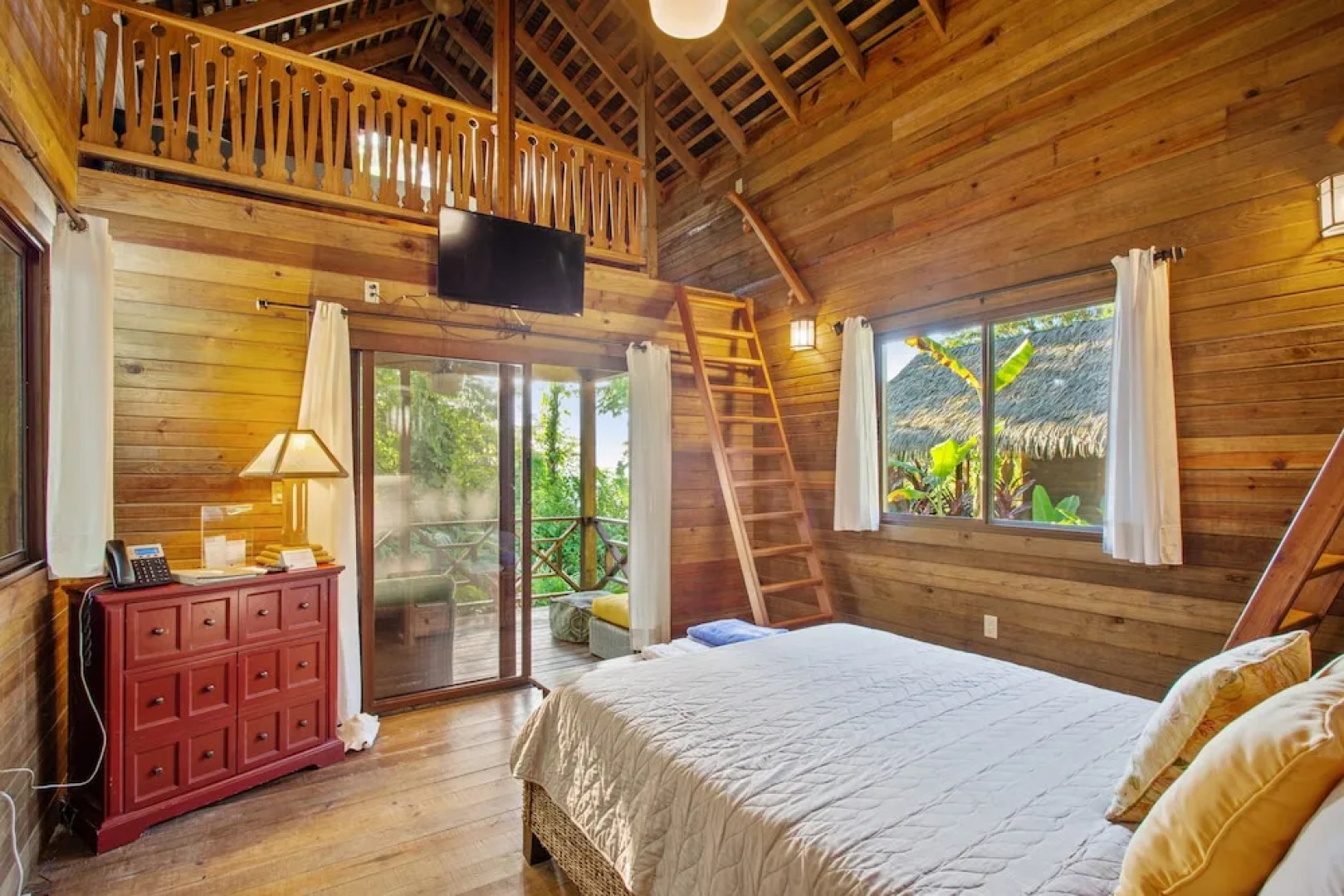 Red Frog Beach Island Resort