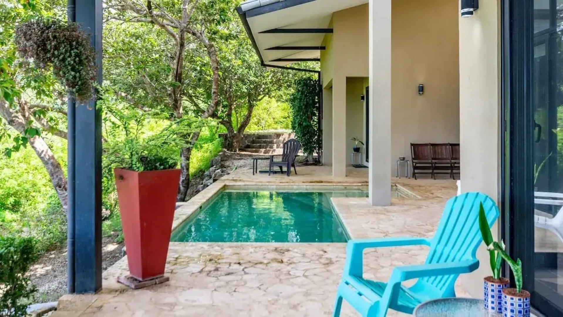 Nostalgic Retro Home on Luxurious Lot with a Private Infinity Pool and Ocean Views