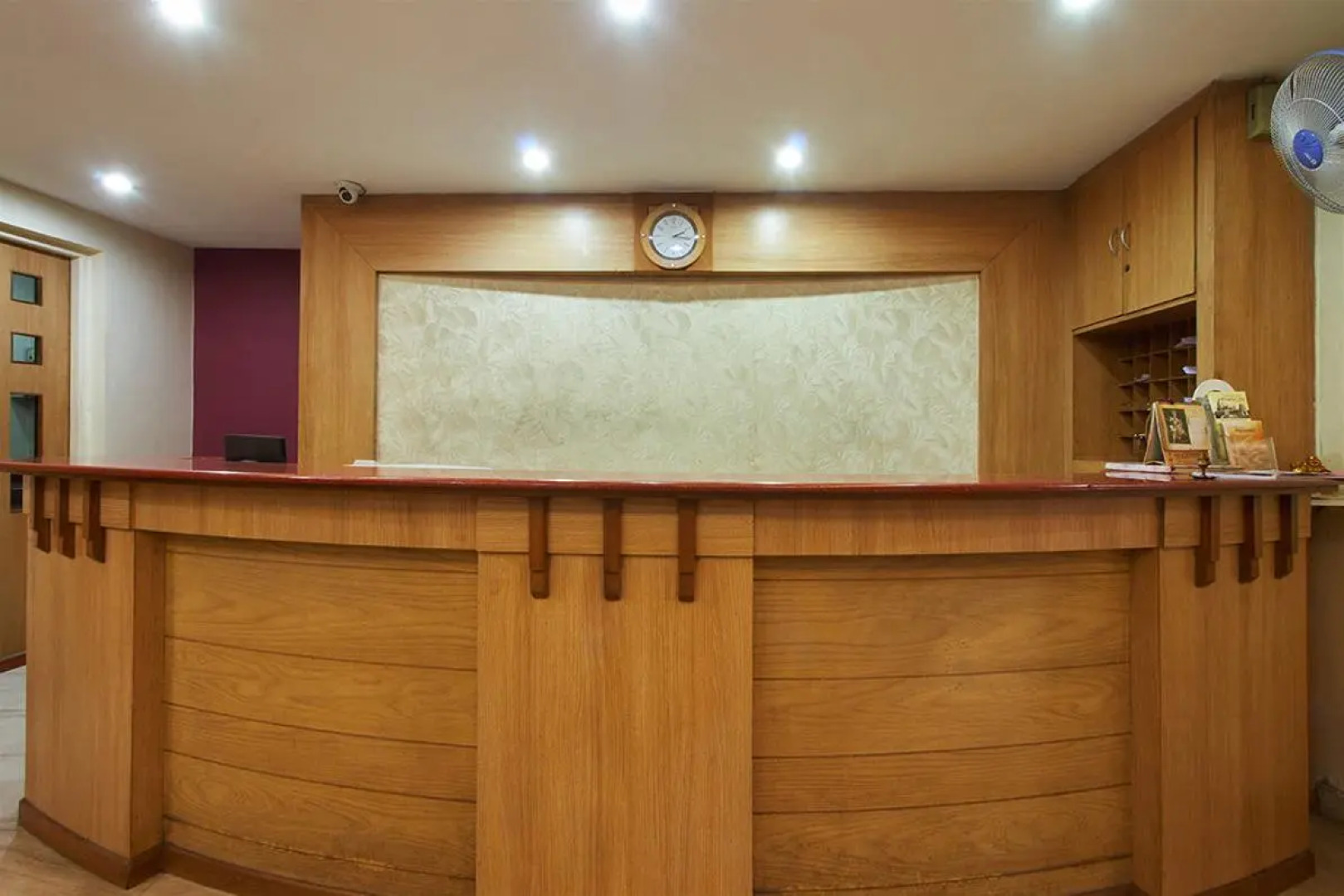 Hotel O Padmini Near Lakdikapool Metro Station