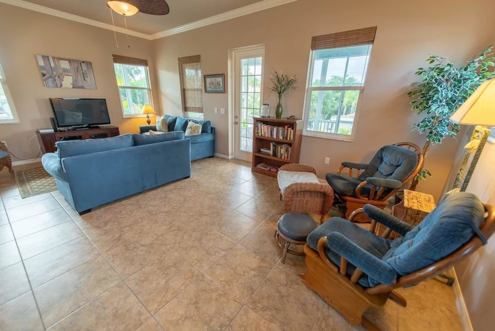 Pelican Villa Apartment 4