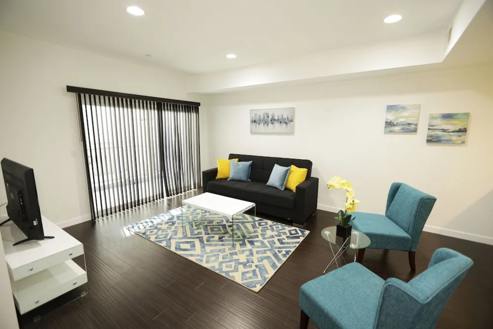 Hollywood Central Suites