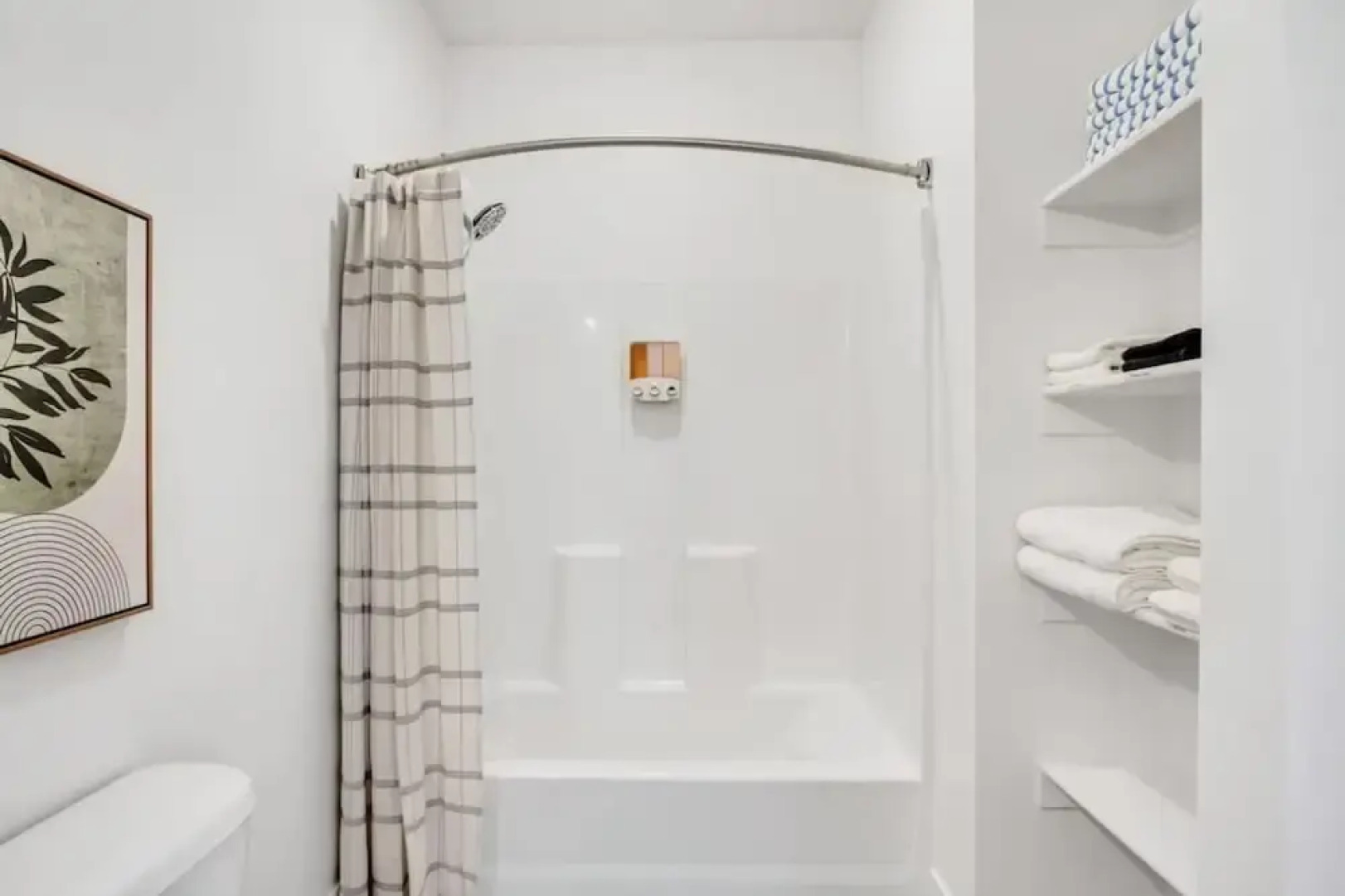 Upscale 2BR w Pool Gym Near Hill AFB