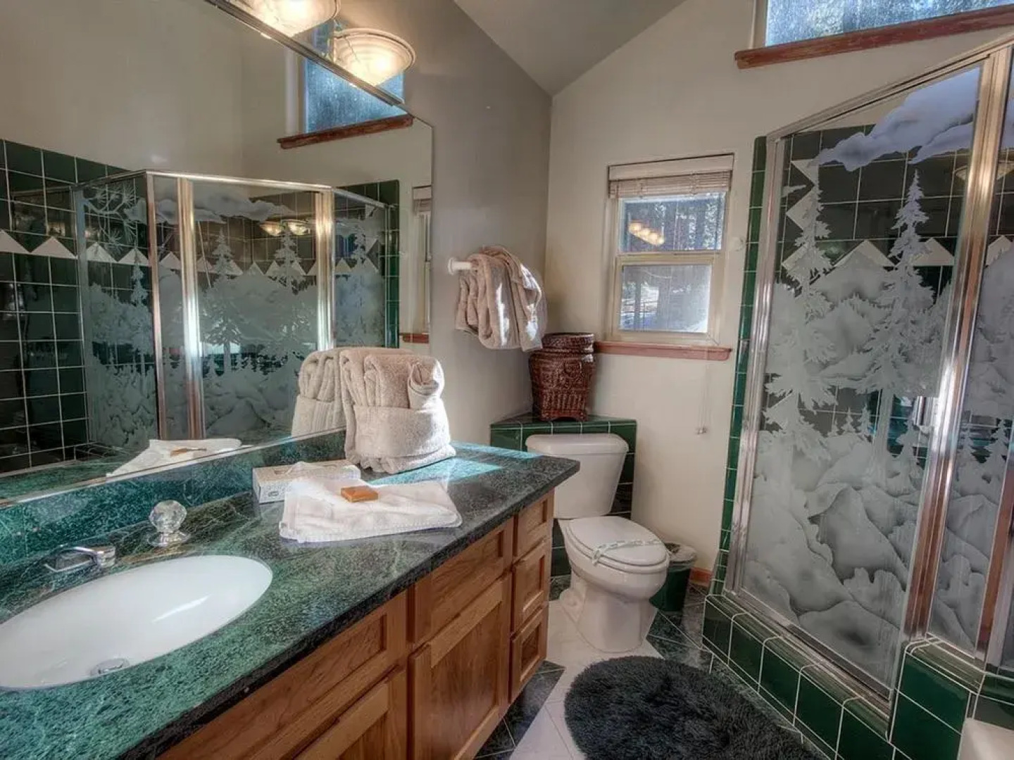 Silver Rock Spectacular Skyland Home 5 Br cabin by RedAwning