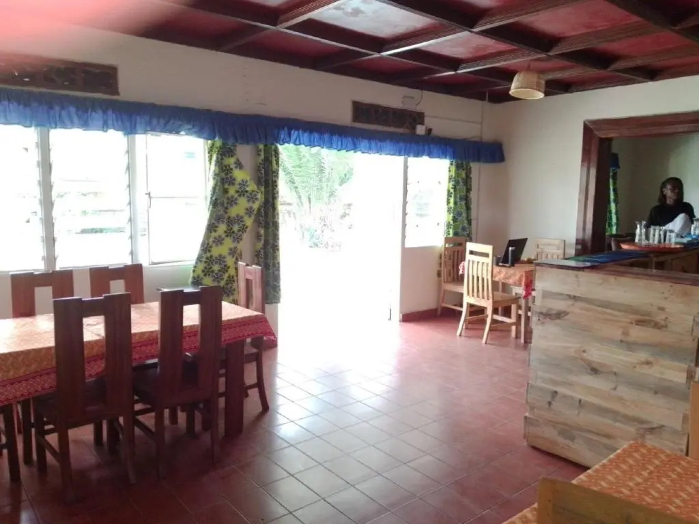 Colibri Taverne & Guest House