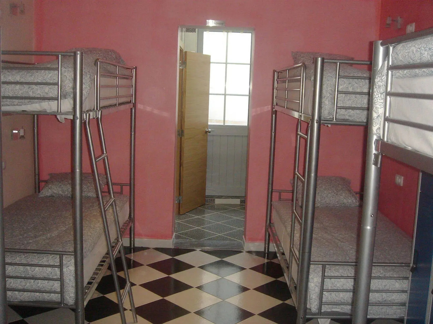 DownTown Guest House