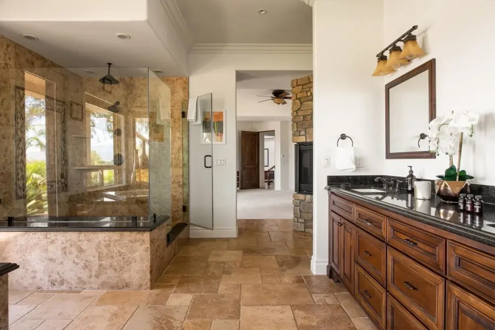 Luxury Estate Perfect for Large Groups