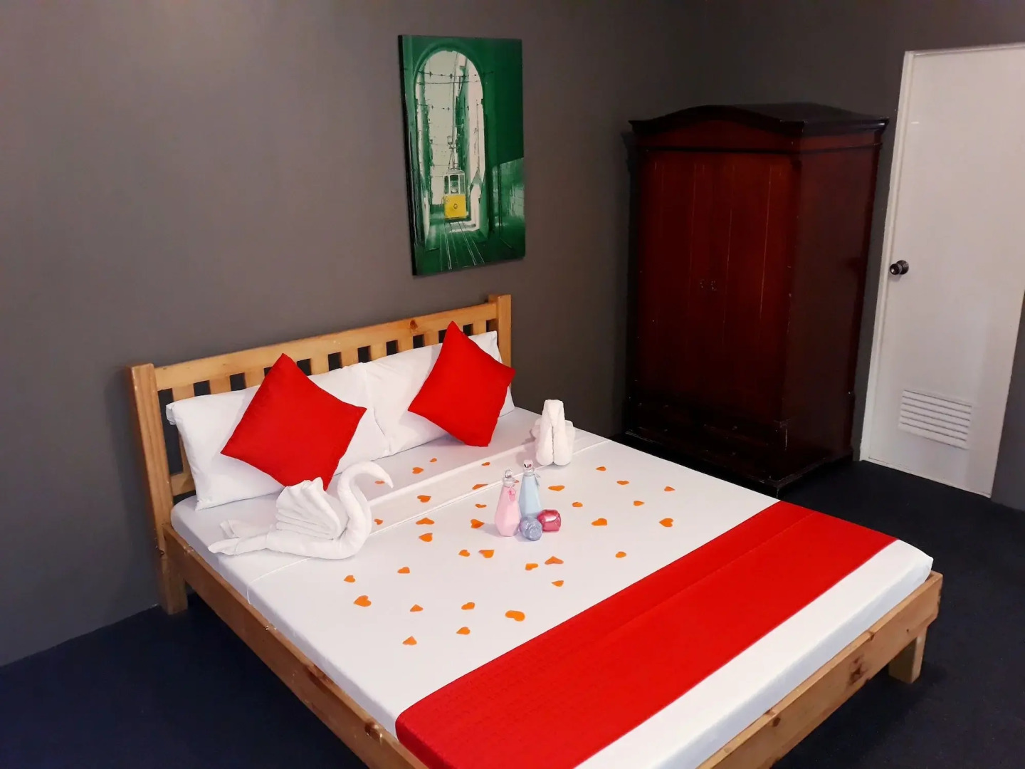 Despacito Rooms Near Airport