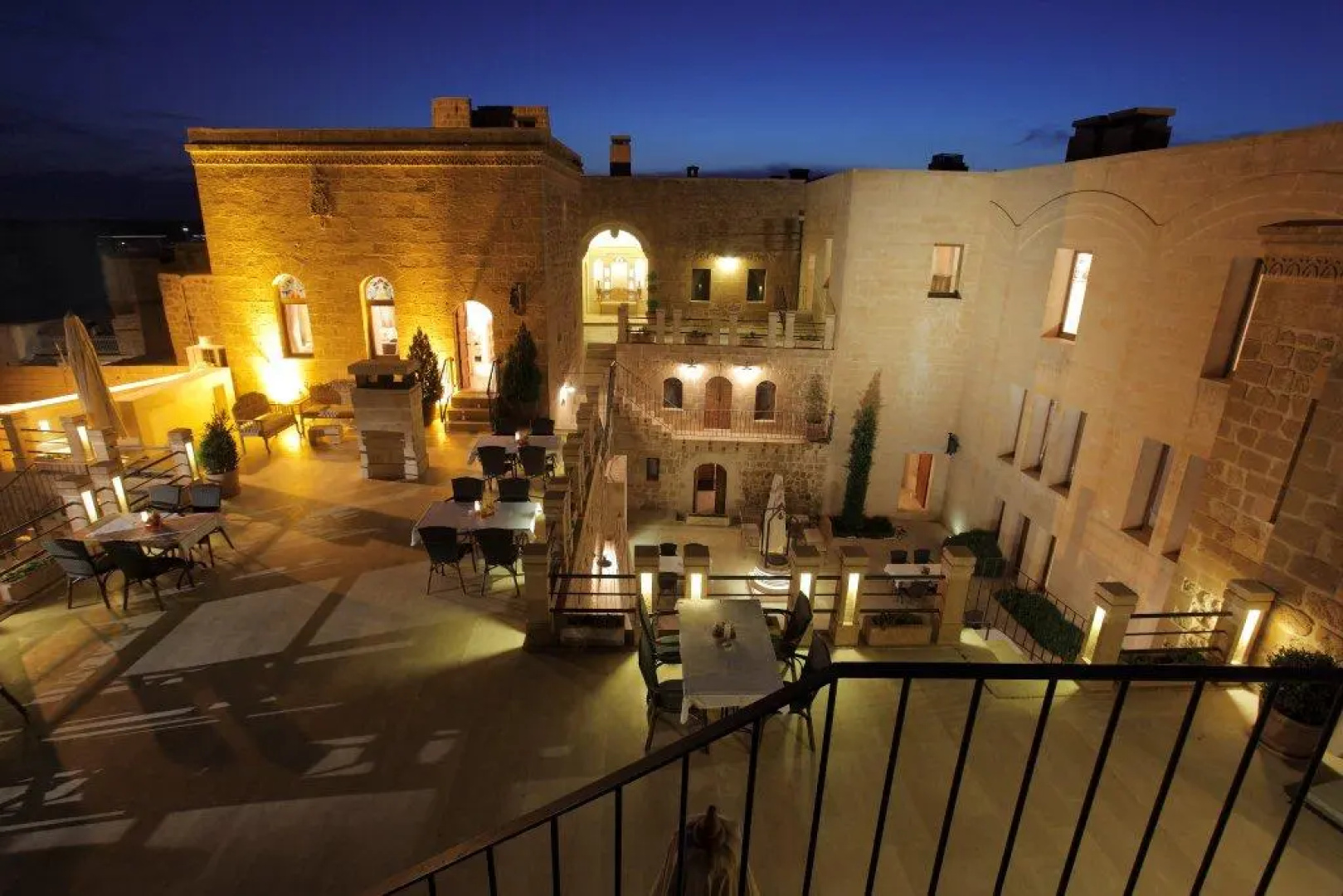 Kasri Nehroz Otel