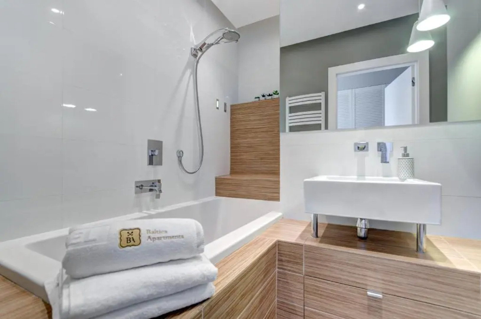 Luxury Voyager Sea Towers