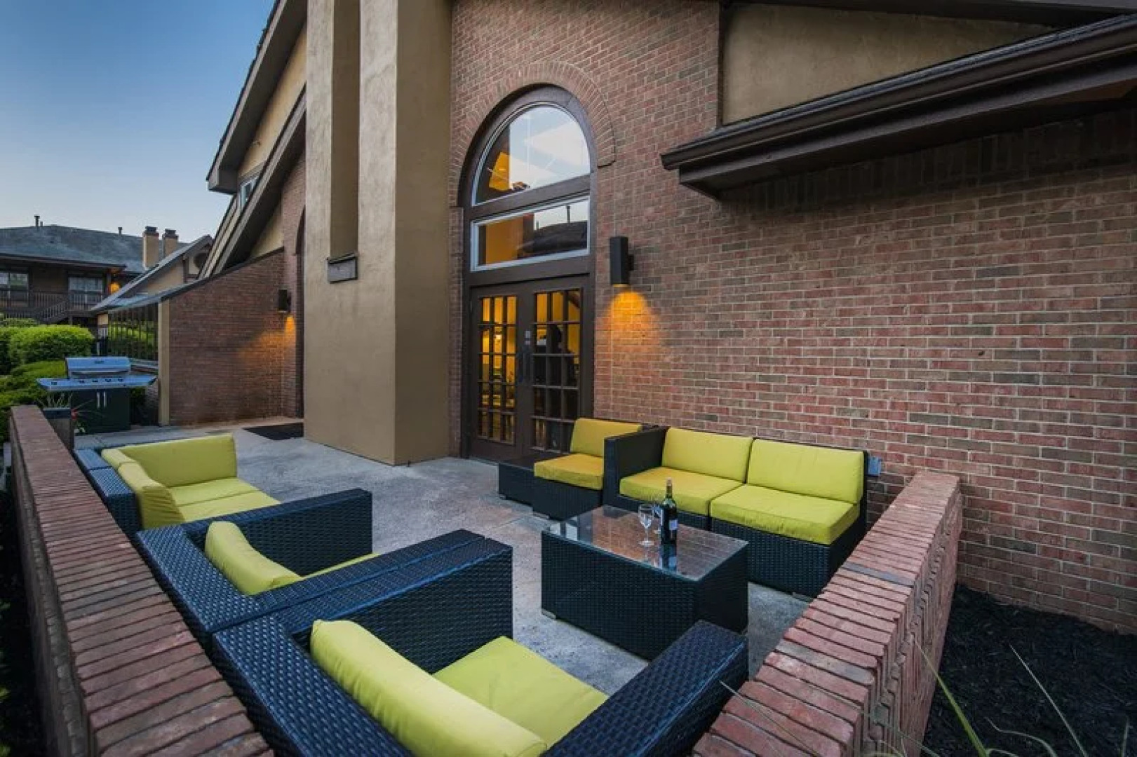 Cloverleaf Residence Suites