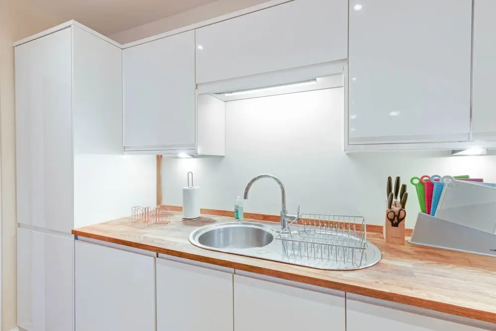 Luxury 3 Bedroom Apartment with Parking
