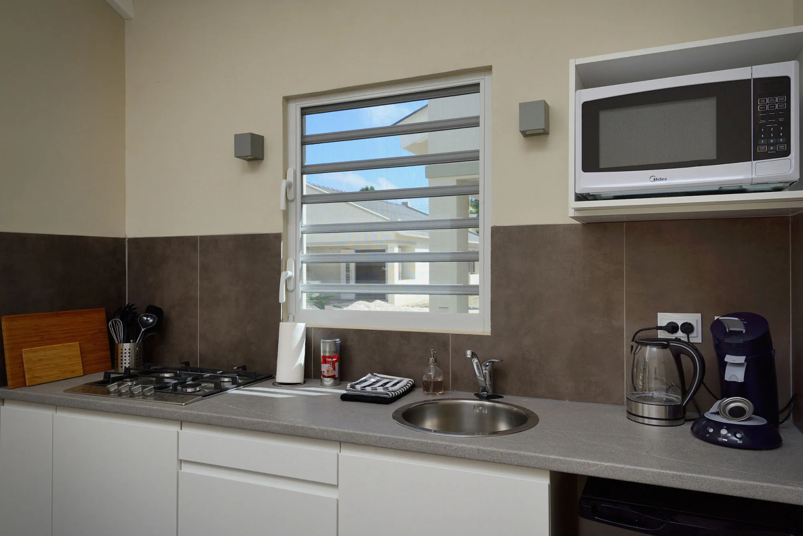 All Seasons Apartments
