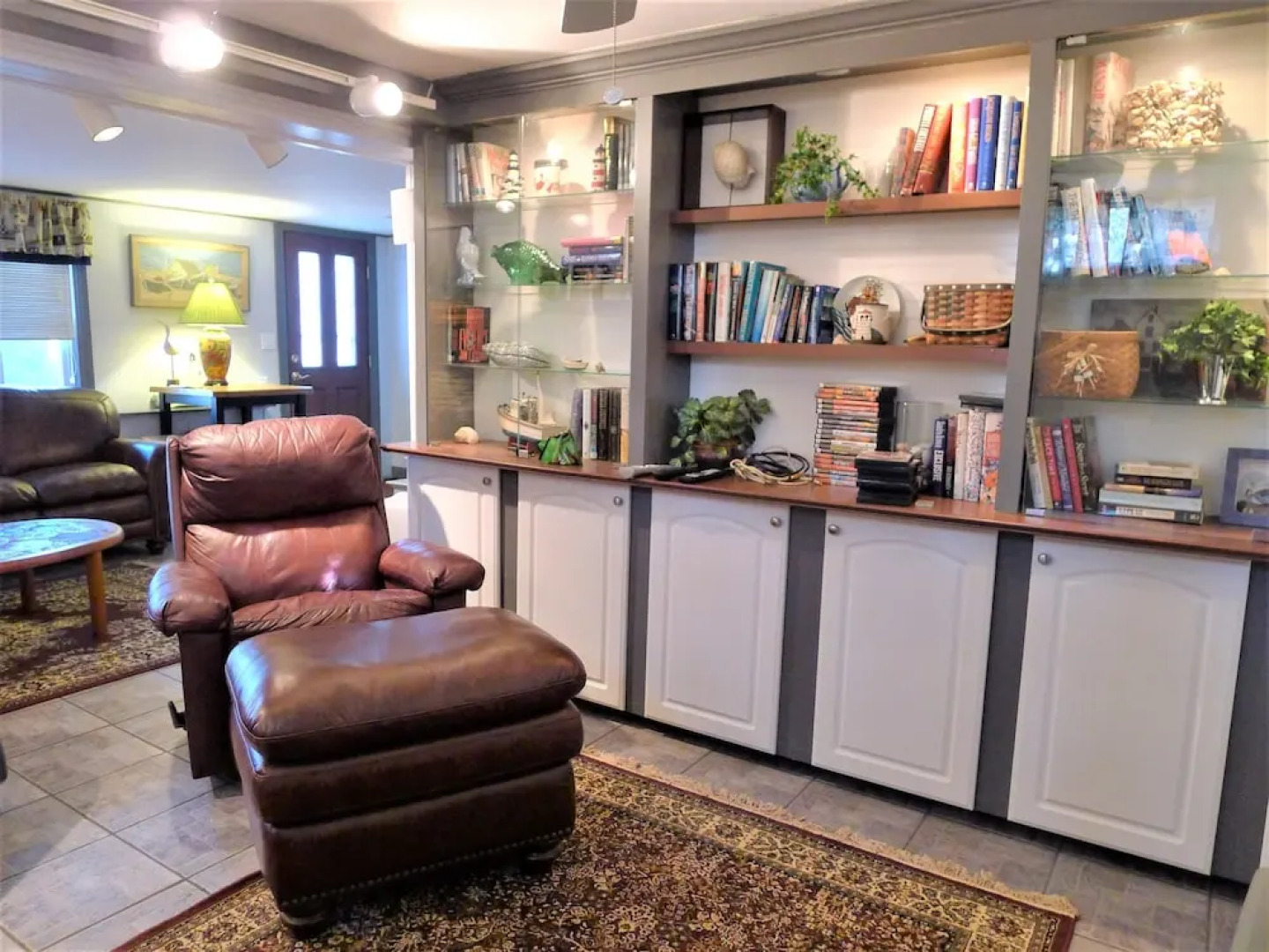 563 Pleasant Lake - 4 Bedroom House