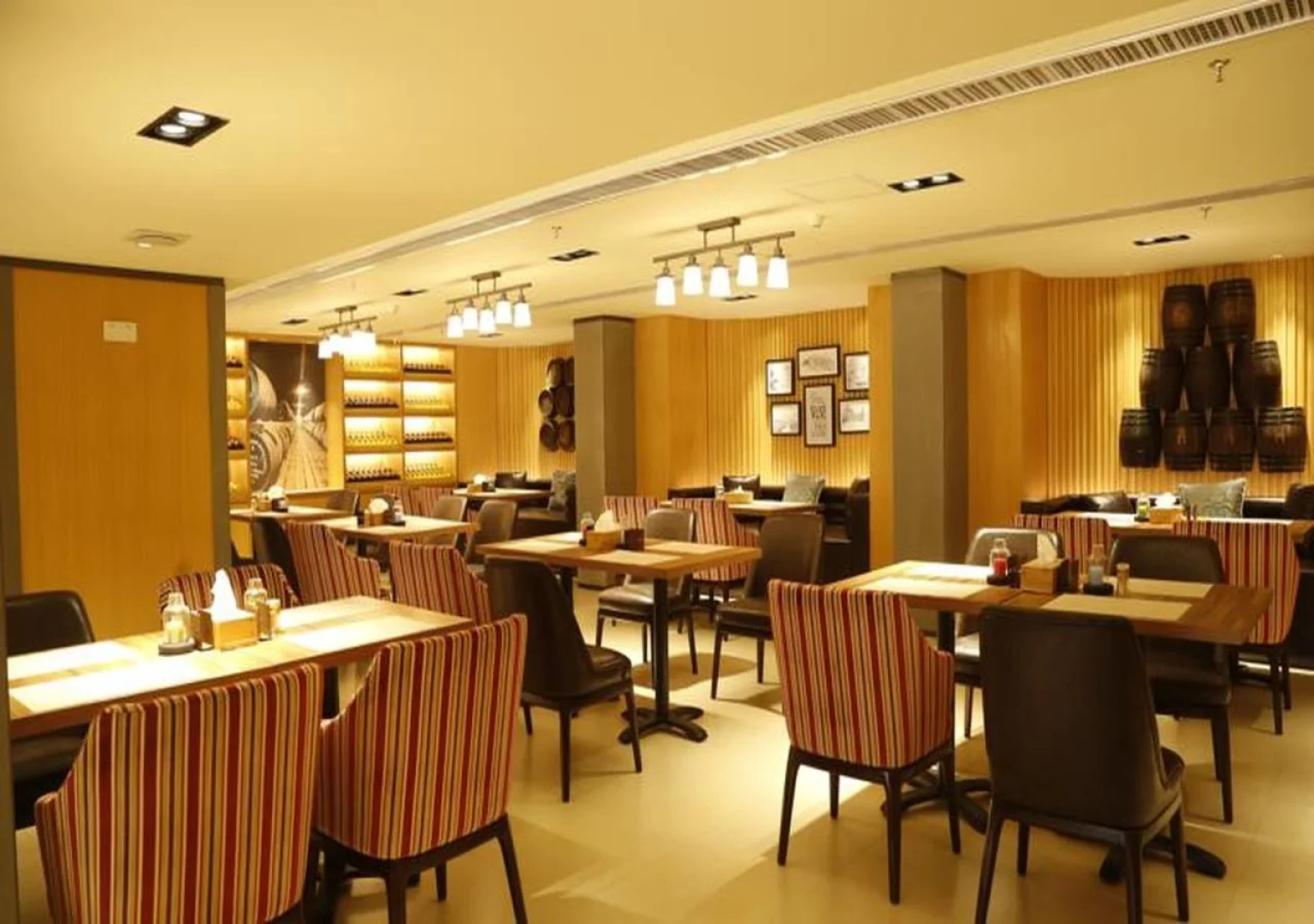 Orange Hotel Guangzhou Quzhuang Metro Station