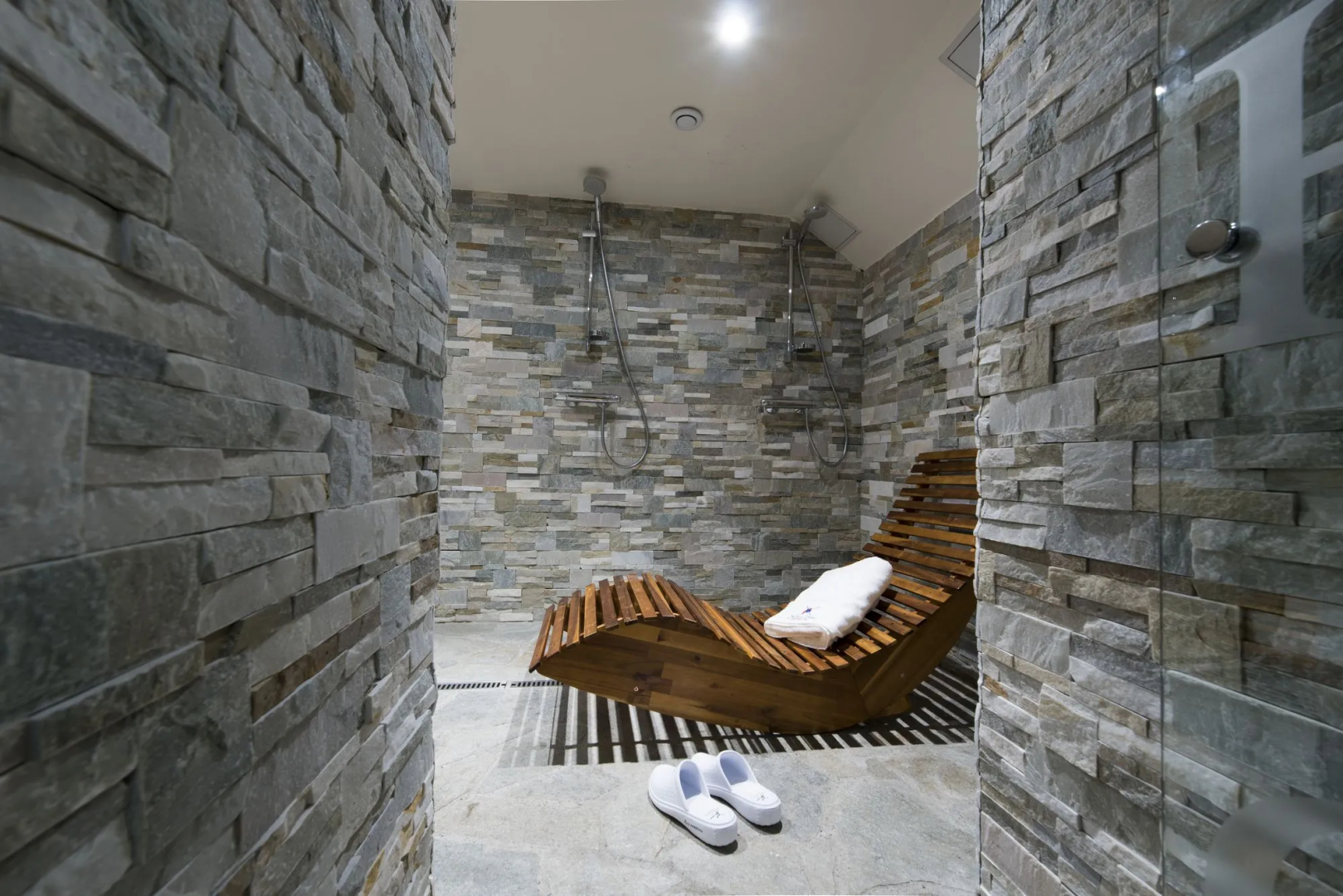 Snow Lodge Hotel Courchevel 1850