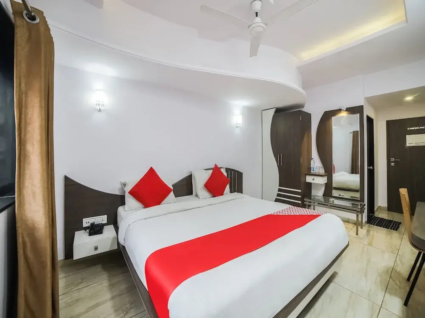 OYO 3335 Hotel Vraj Inn