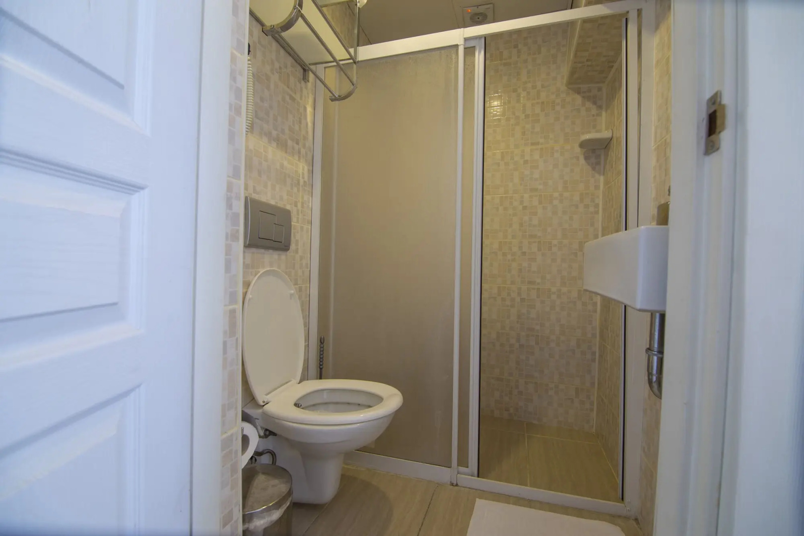 Kamelya Cave Hostel - Adults Only