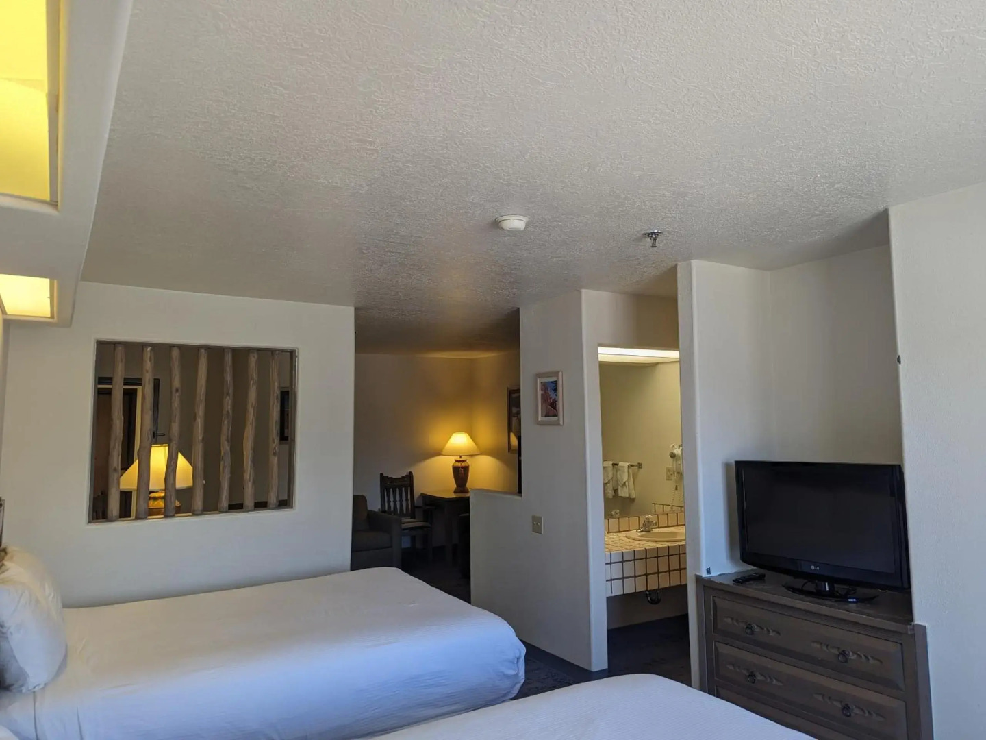 Sagebrush Inn & Suites