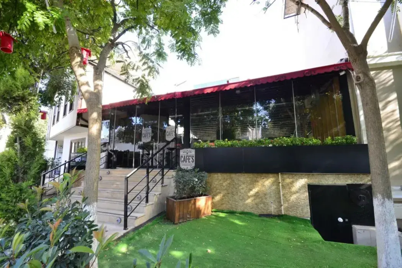 216 Castle Hotel
