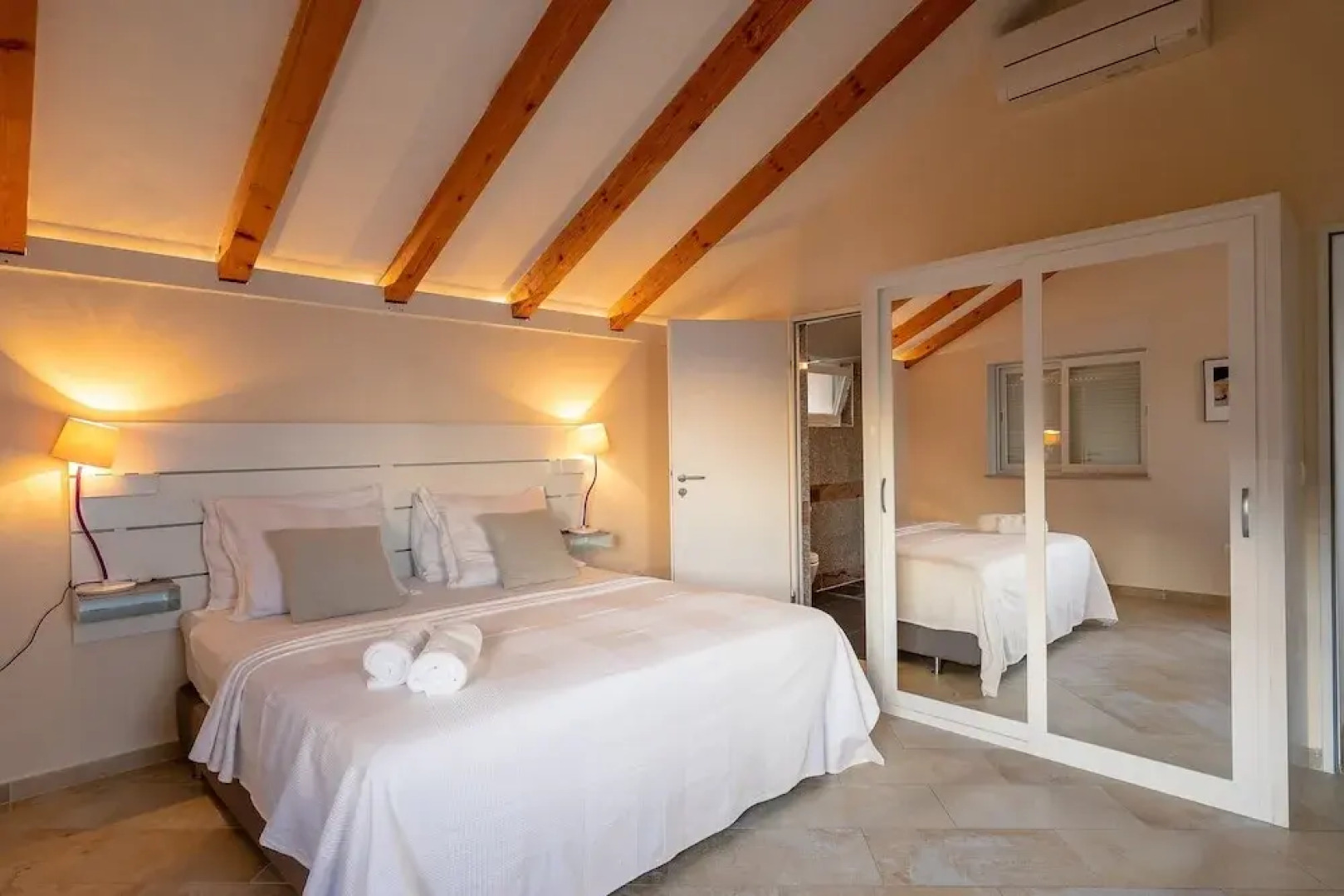 Stone Houses Dingač