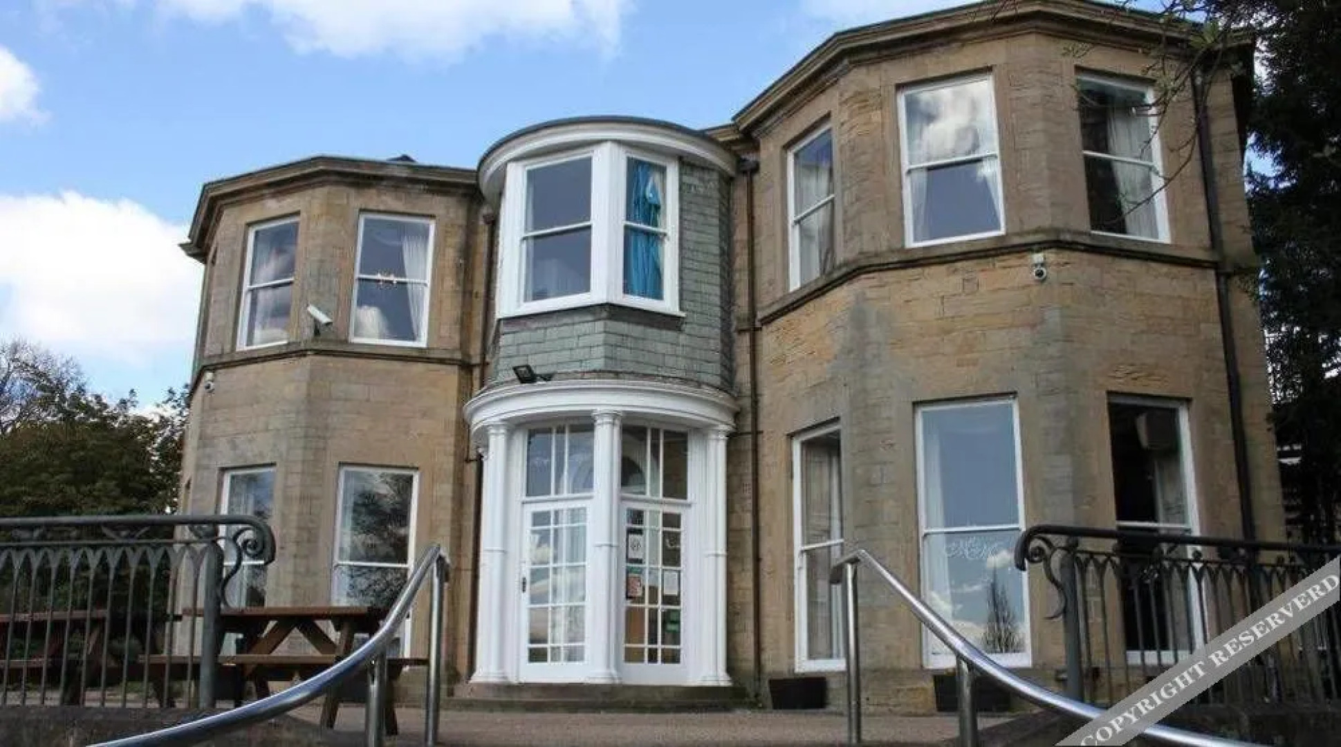 Mansfield Manor Hotel