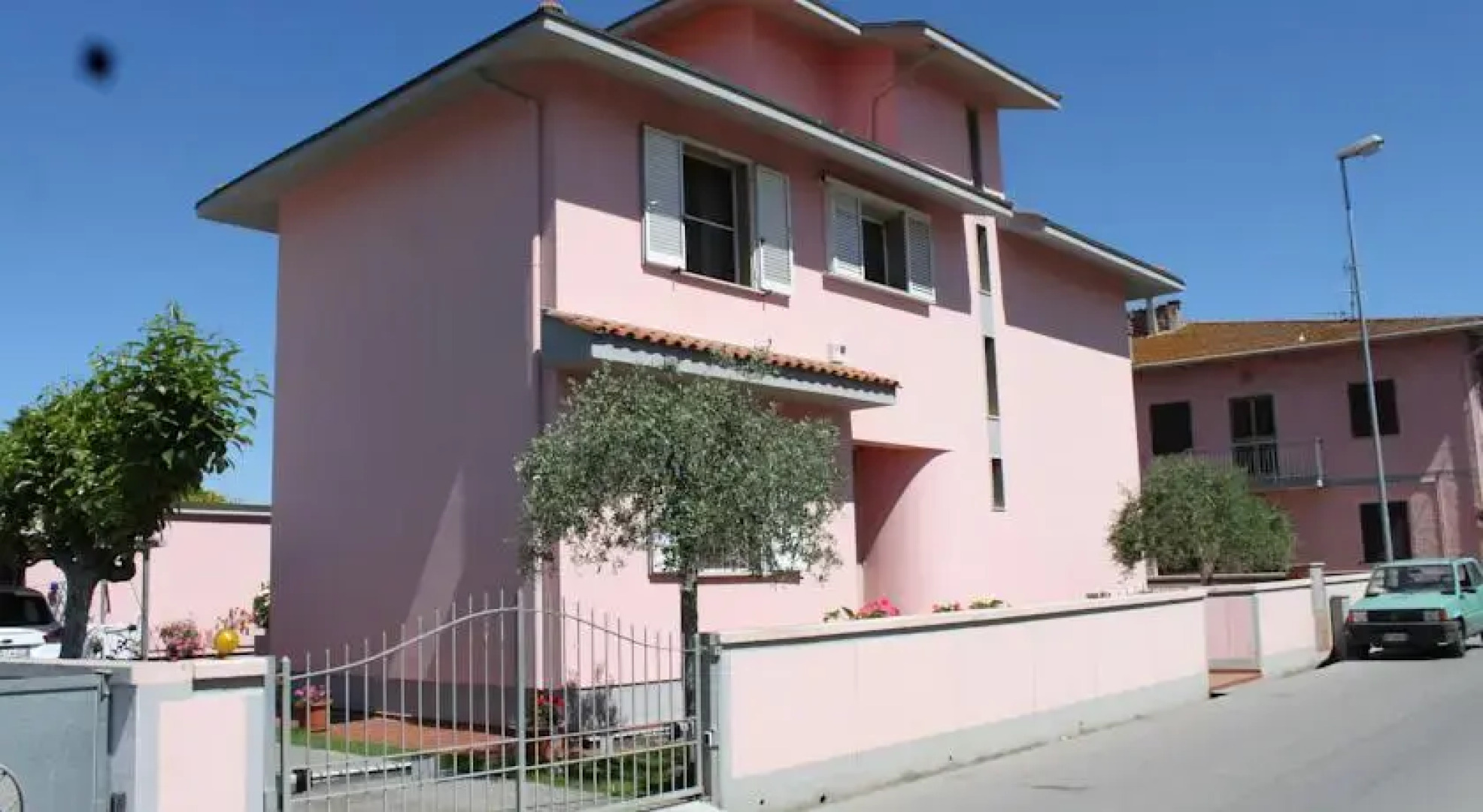 The Vivoli Villa, House & Apartments