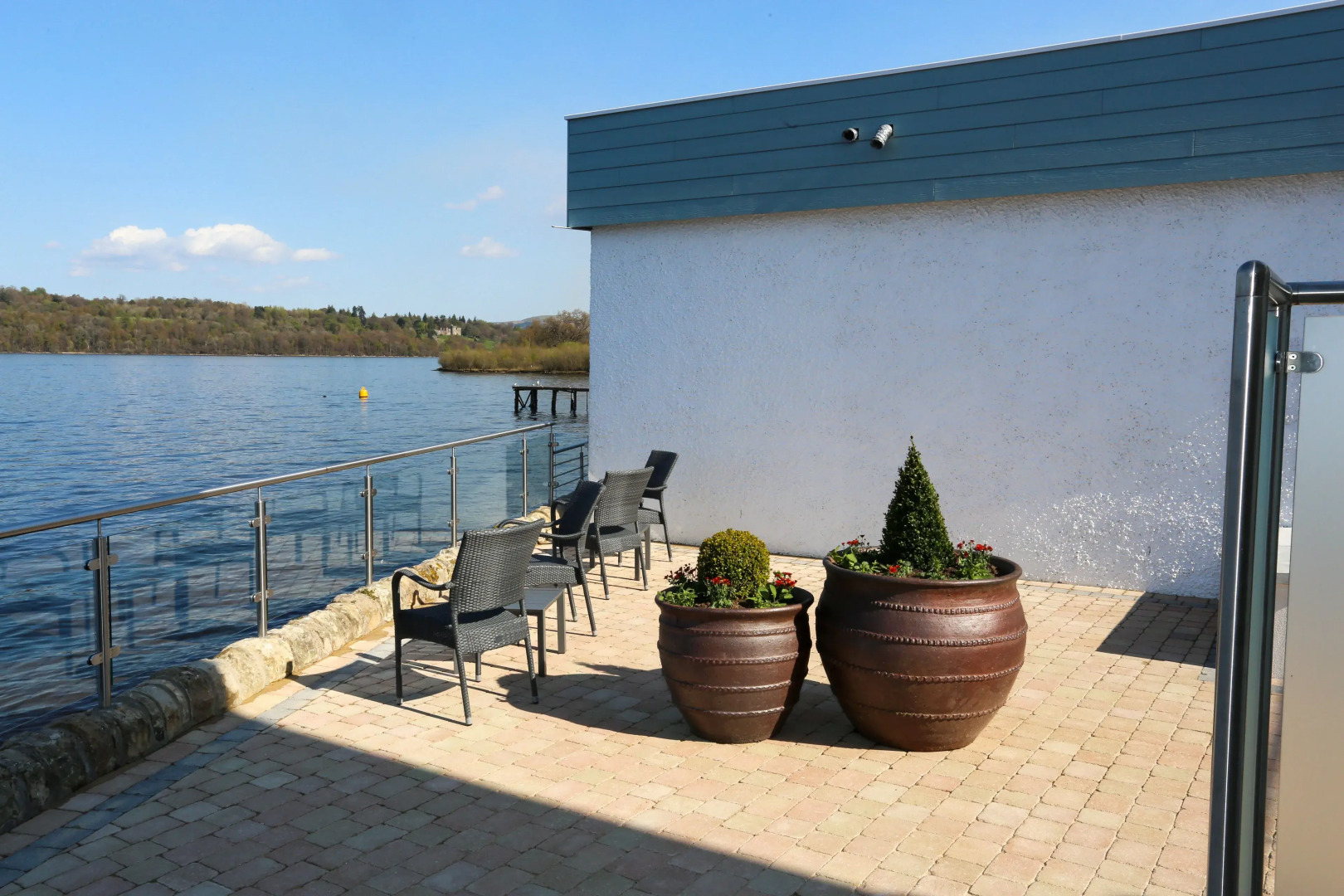 Duck Bay Hotel