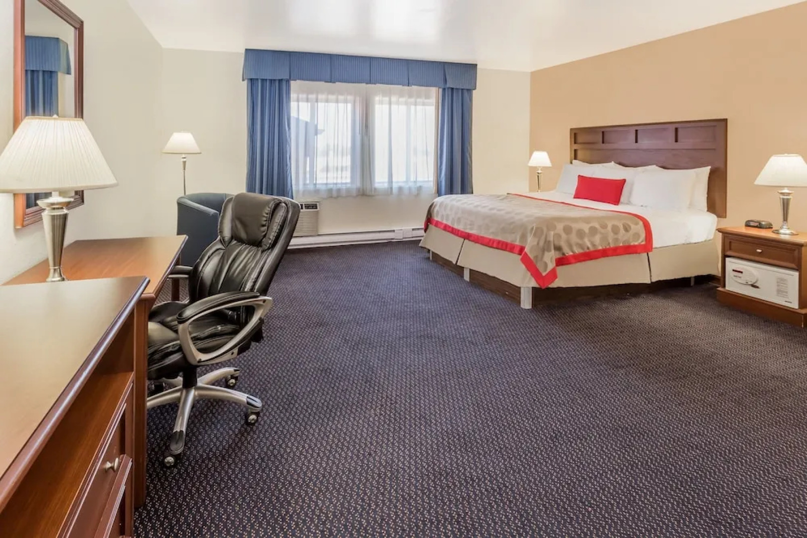 Baymont Inn & Suites Waukesha