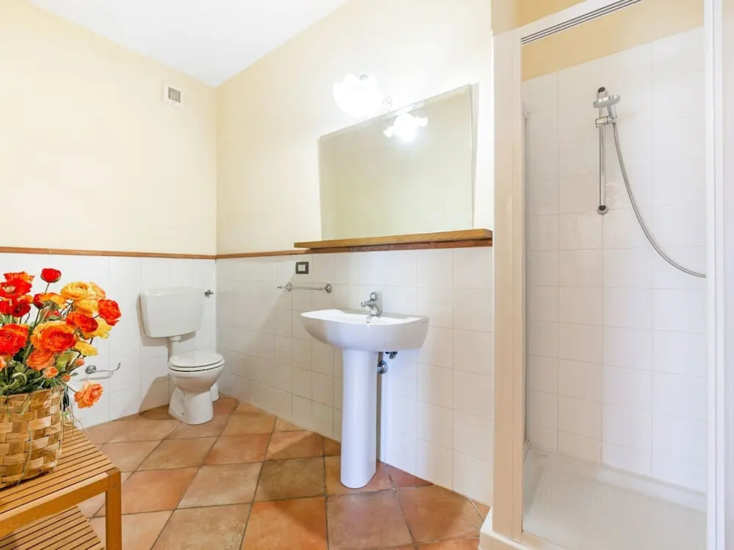 Cozy Holiday Home in Lamporecchio with Swimming Pool