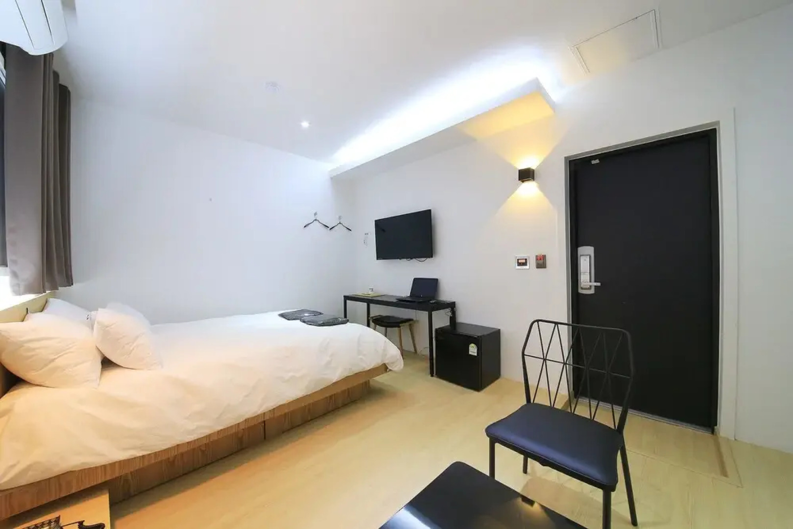 Indeokwon Brownstone