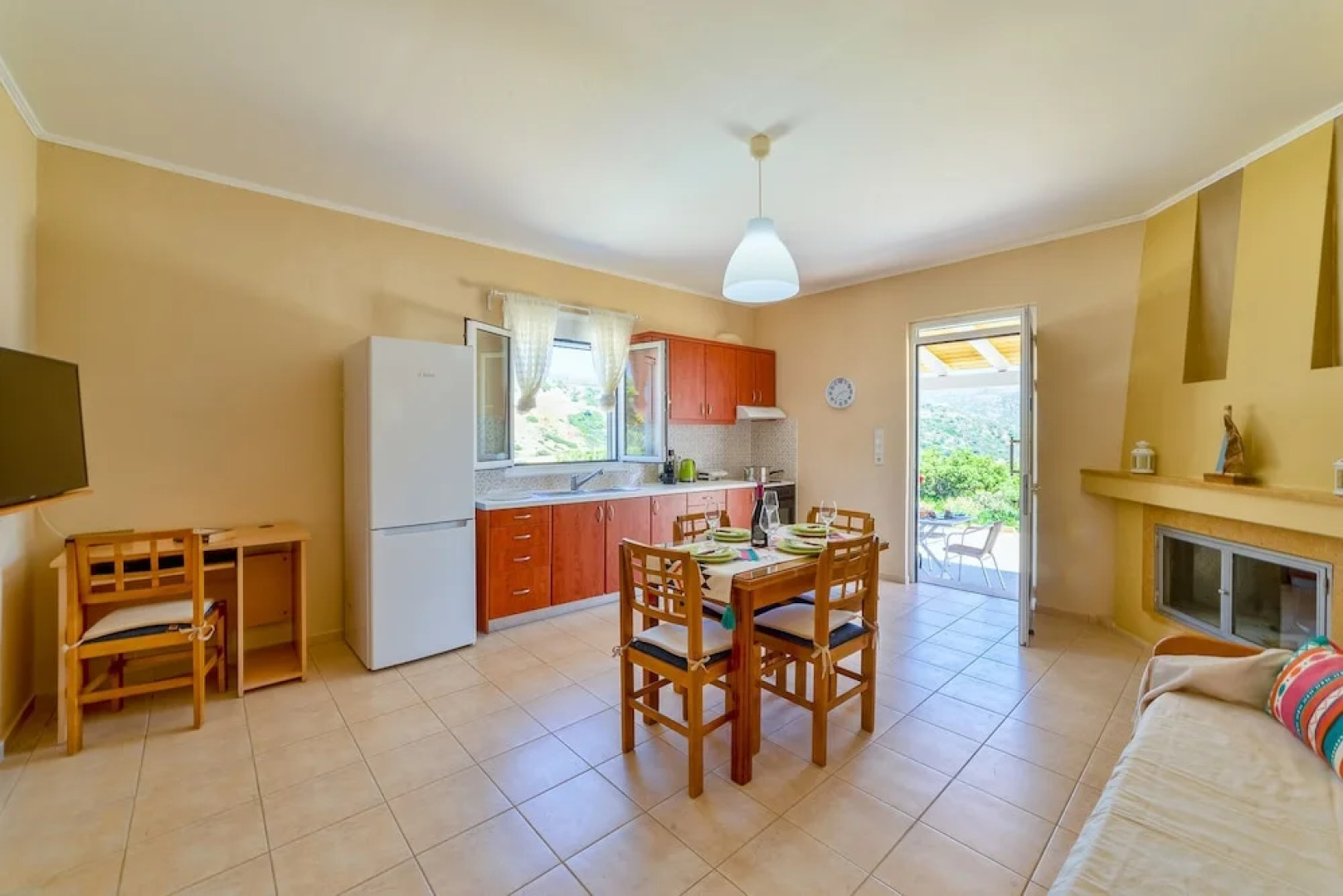 Giorgo's Home With sea View